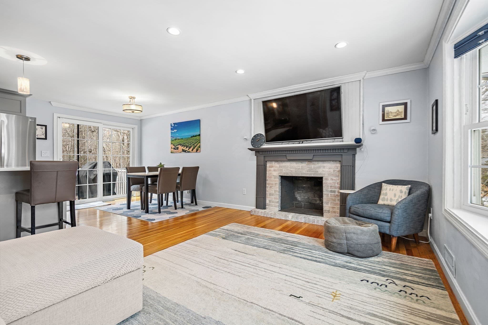 Single Family Residence at 7 Pecos Circle, Chelmsford MA 01824, Chelmsford, photo 5 of 23