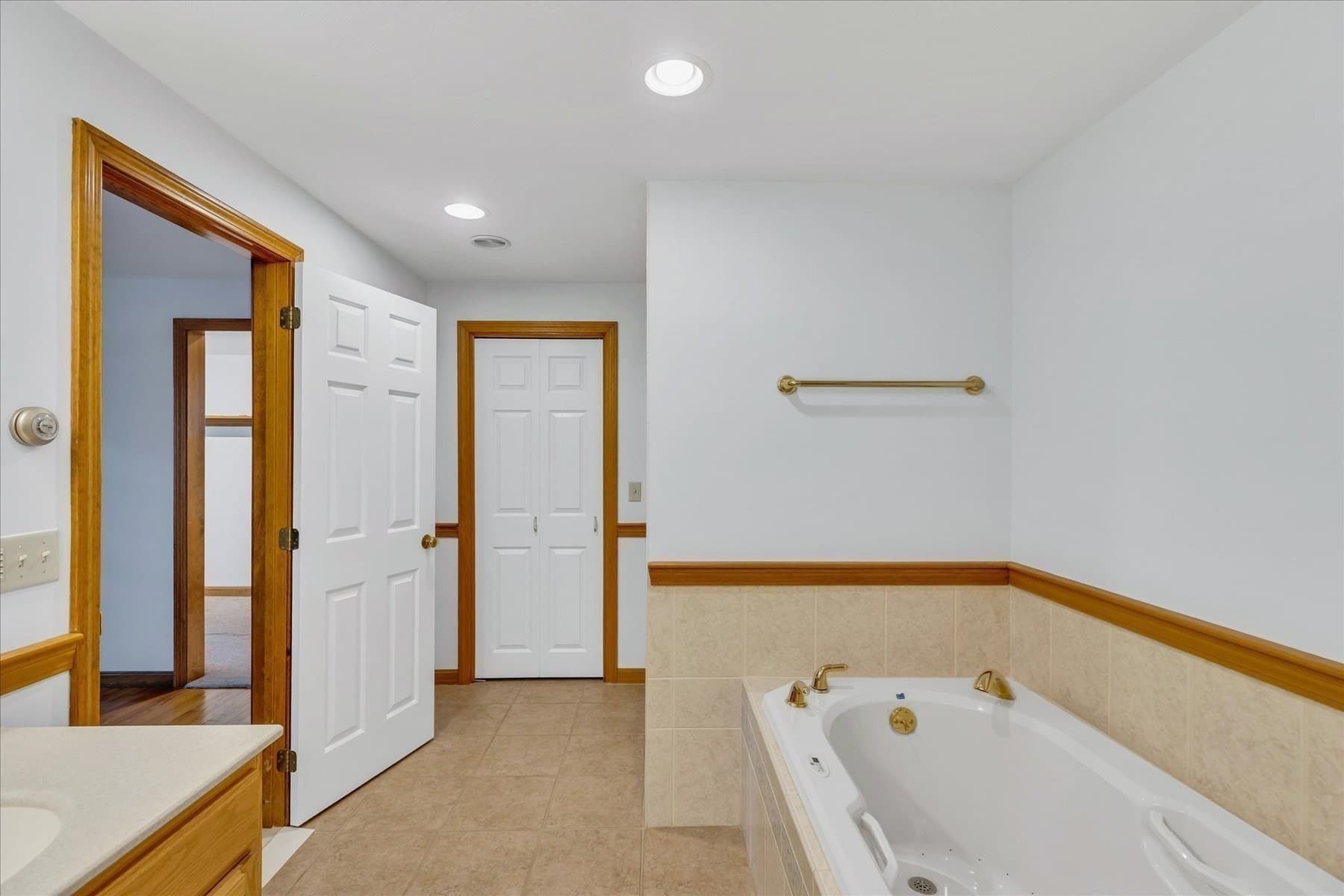 Single Family Residence at 94 Stratford Ln, Yarmouth MA 02675, Yarmouth, photo 16 of 38