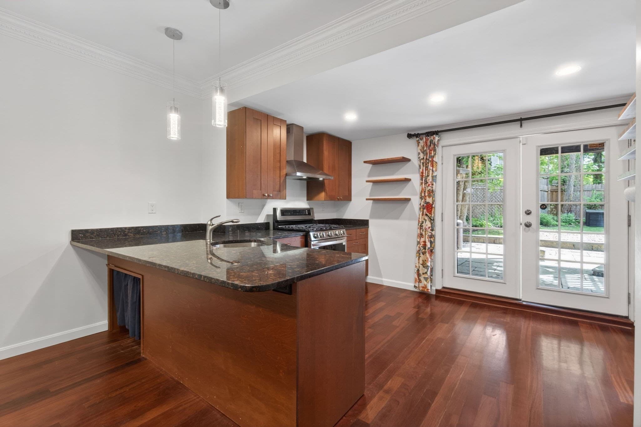 Condominium at 102 Old Harbor Street # A, Boston MA 02127, Boston, photo 7 of 36