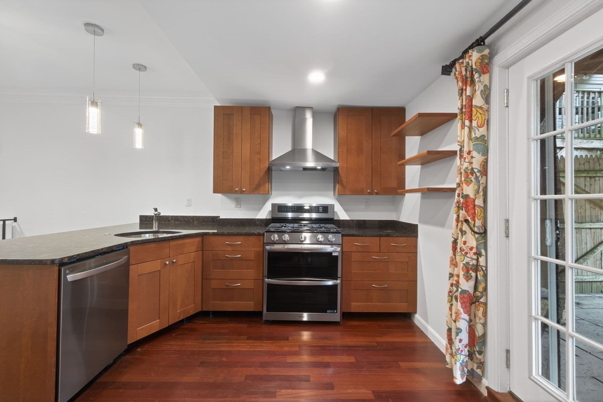 Condominium at 102 Old Harbor Street # A, Boston MA 02127, Boston, photo 10 of 36