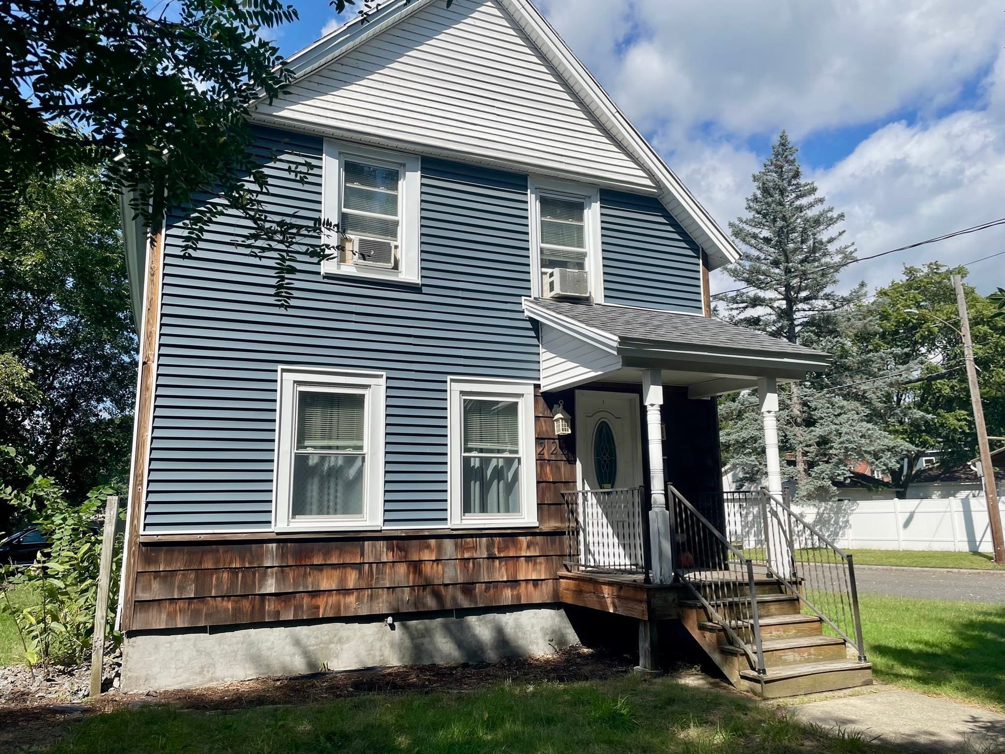 Single Family Residence at 222 Parker St, Springfield MA 01151, Springfield, photo 2 of 28