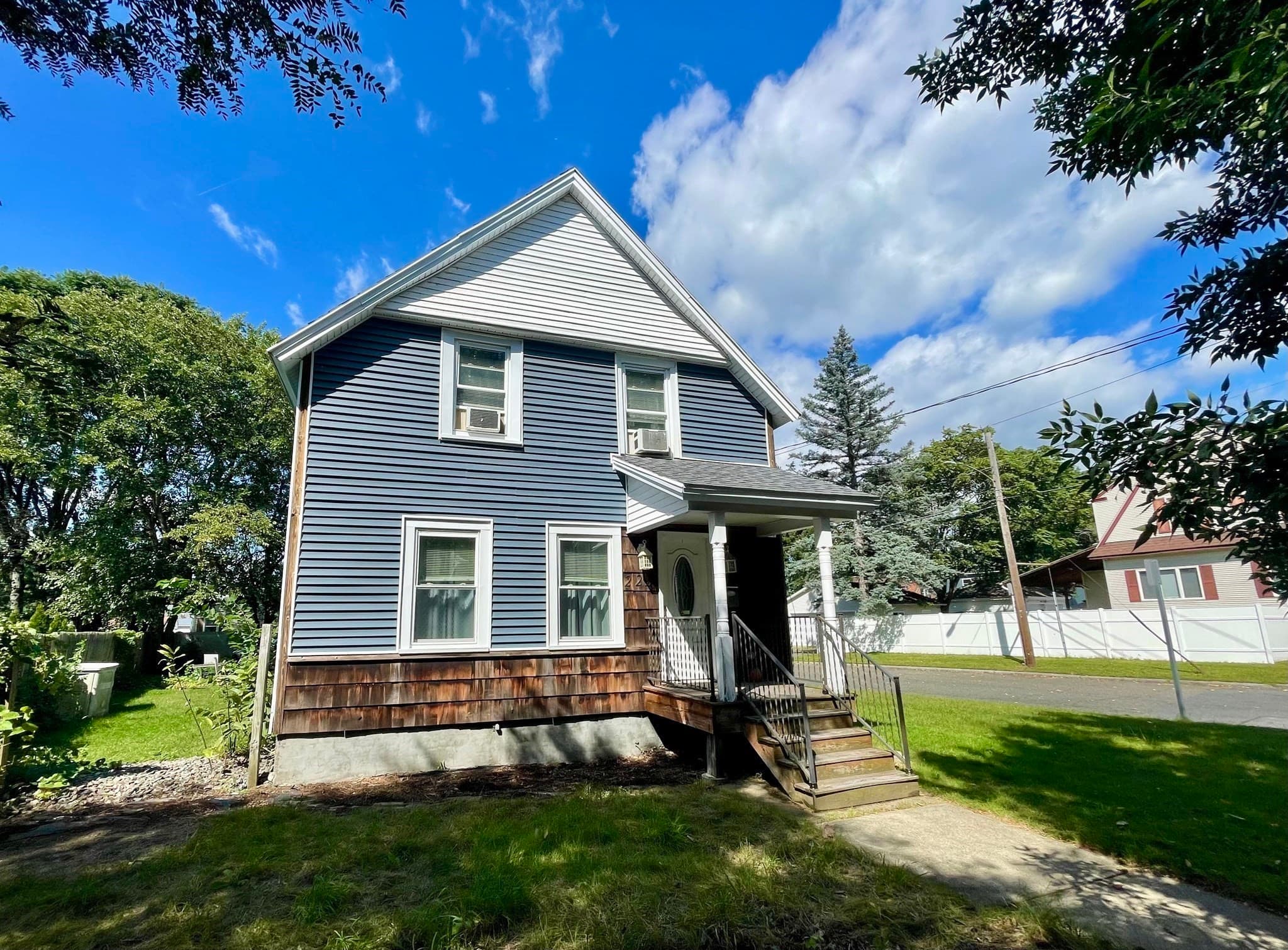 Single Family Residence at 222 Parker St, Springfield MA 01151, Springfield, photo 3 of 28