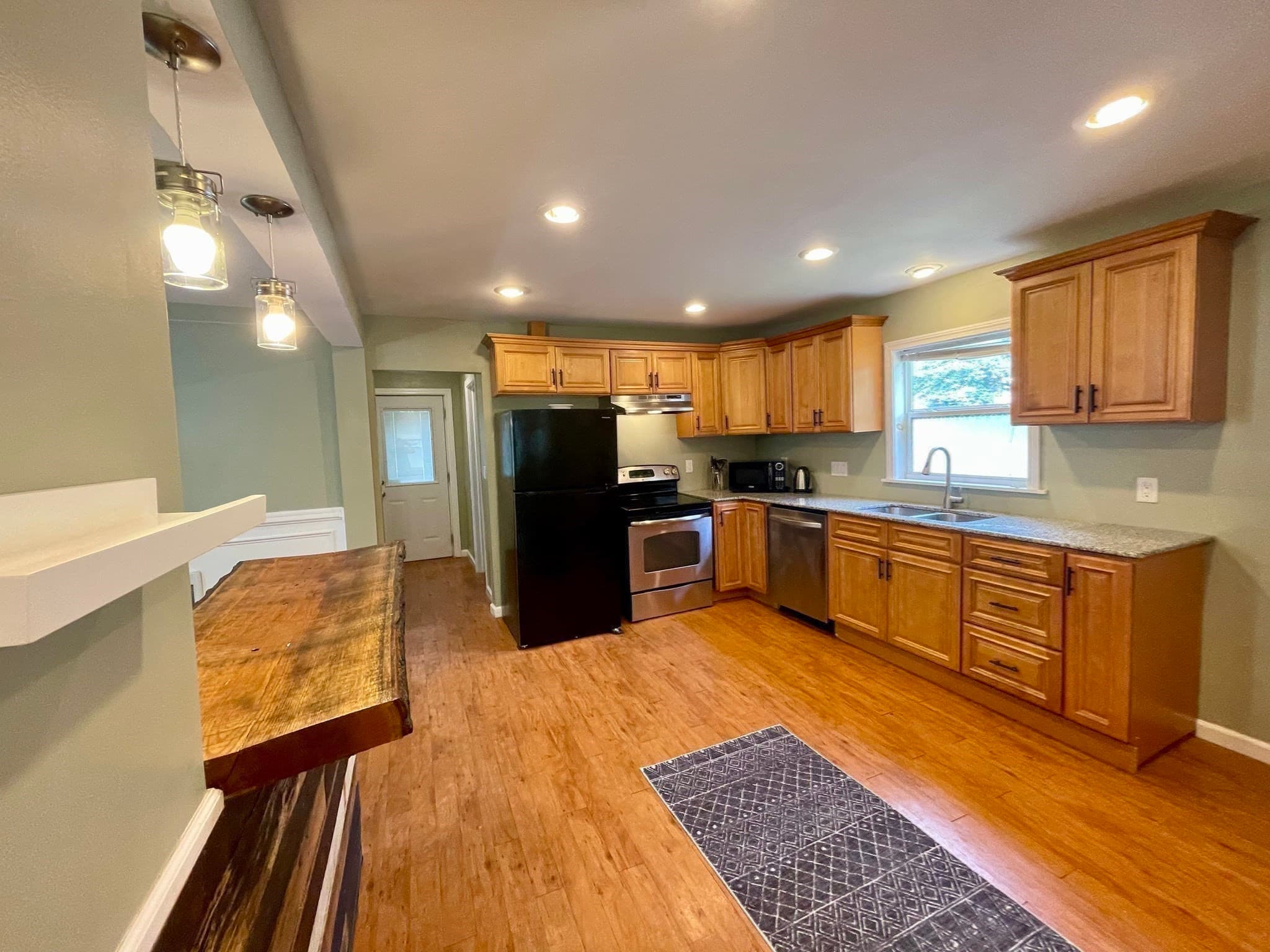 Single Family Residence at 222 Parker St, Springfield MA 01151, Springfield, photo 10 of 28