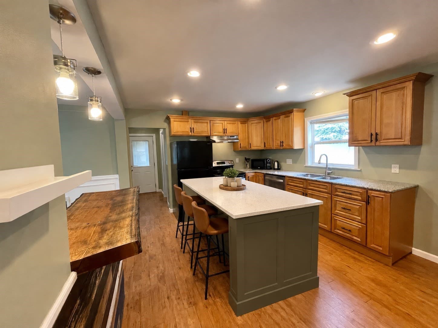 Single Family Residence at 222 Parker St, Springfield MA 01151, Springfield, photo 11 of 28