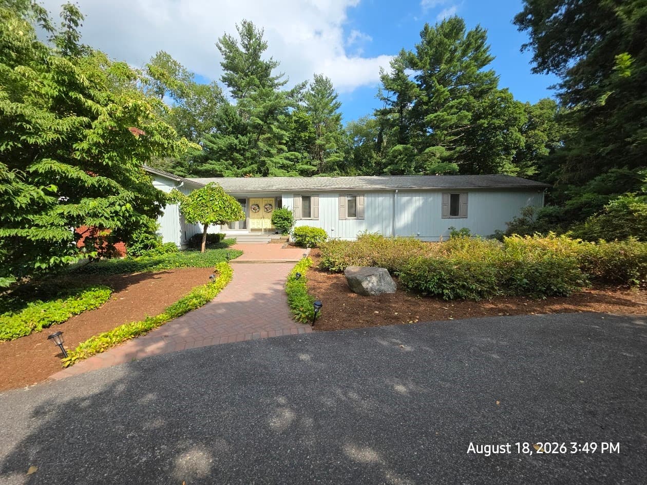 16 Pammys Path, Easton MA 02356