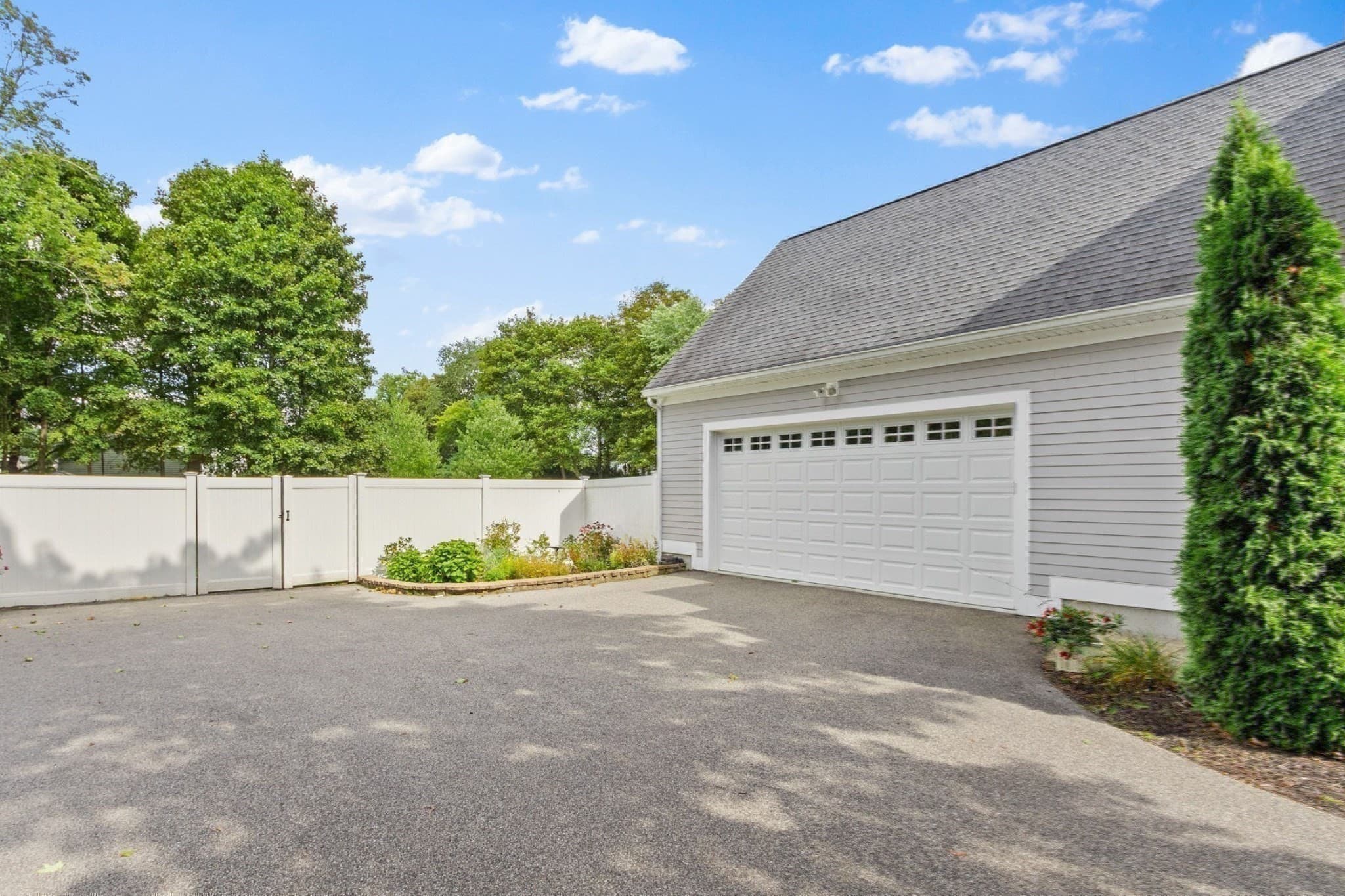 Condominium at 80 Pleasant St # 80, Medfield MA 02052, Medfield, photo 31 of 42