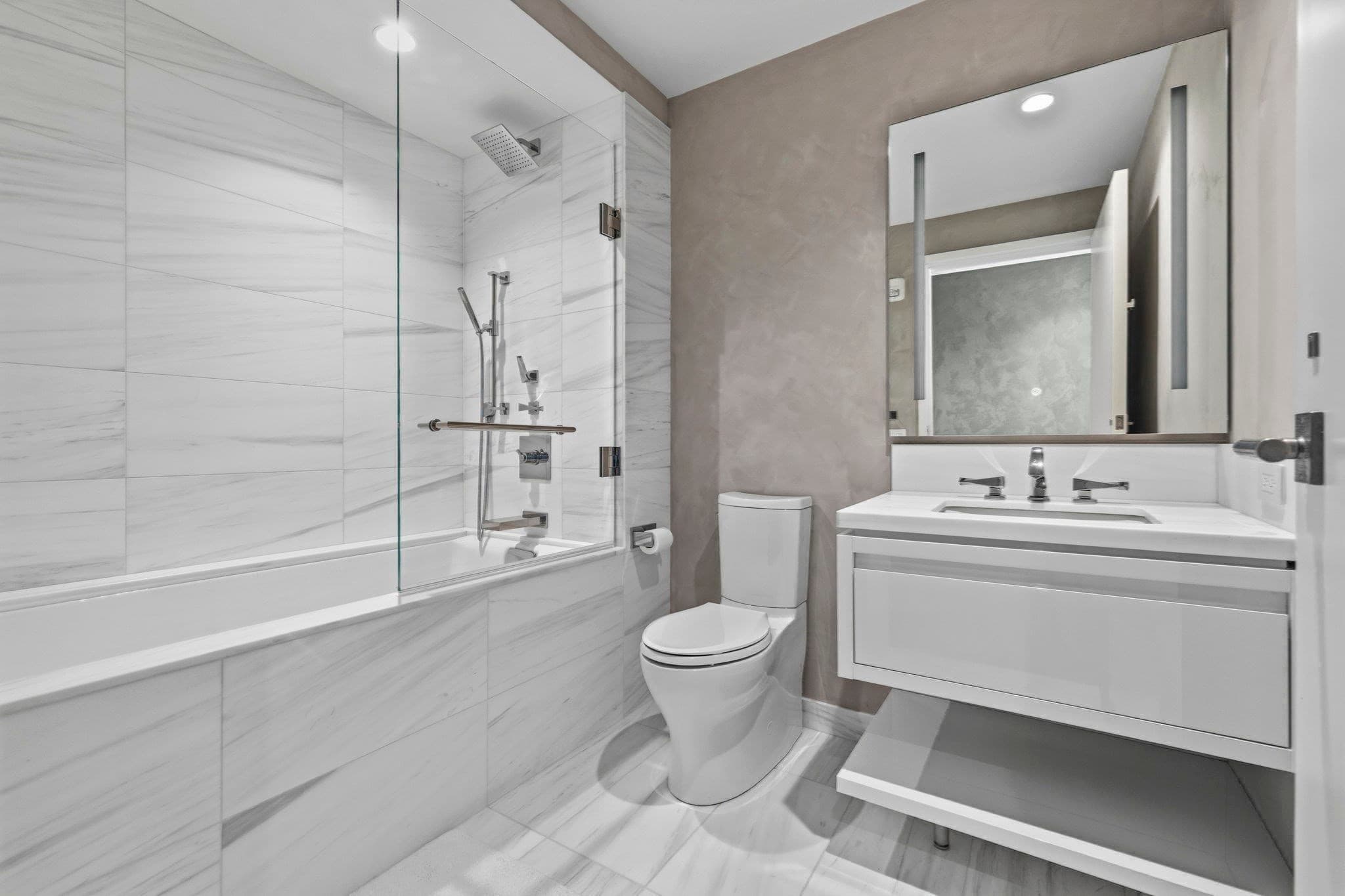 Condominium at 150 Seaport Blvd # 6D, Boston MA 02210, photo 13 of 14