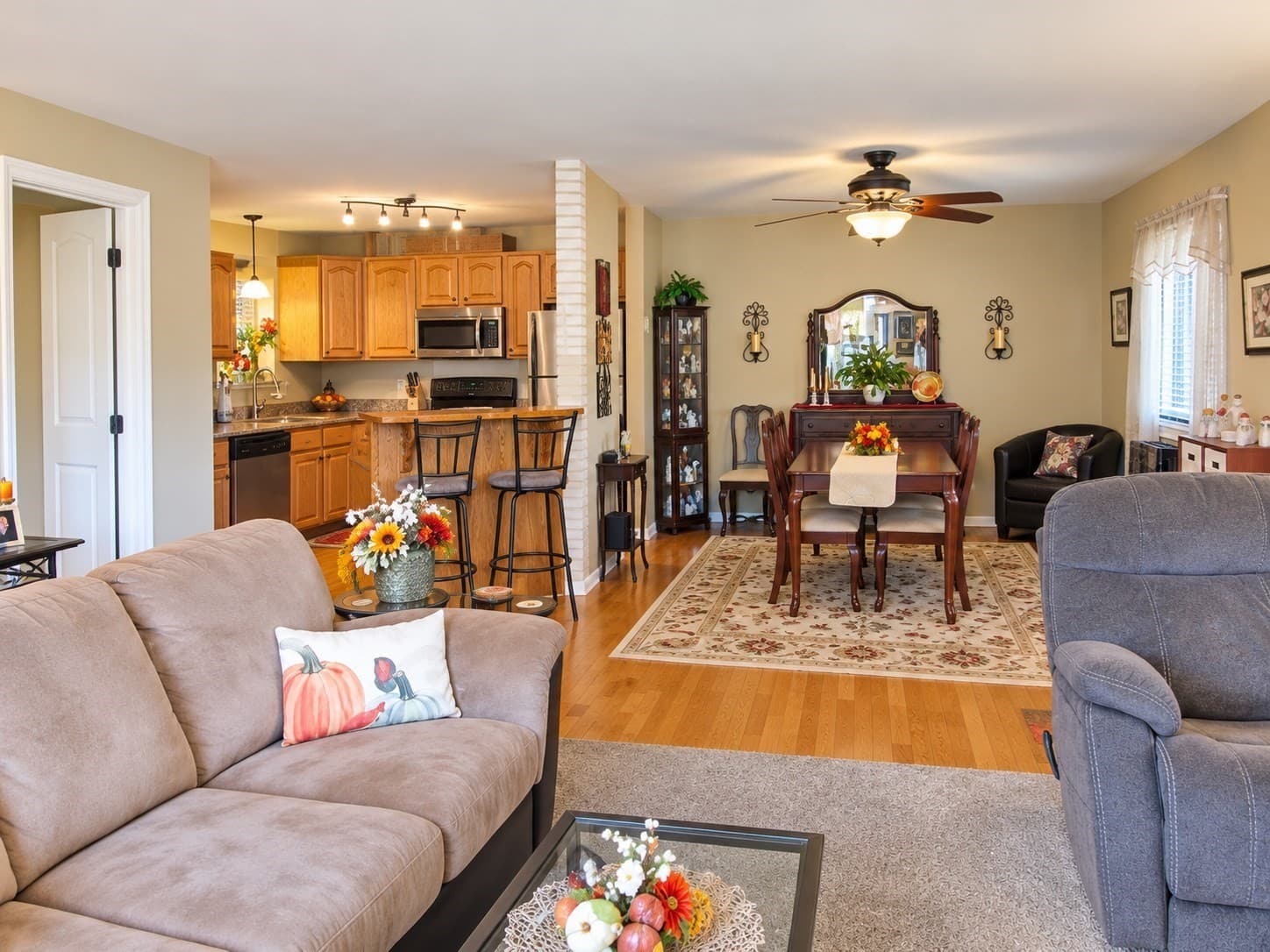 Condominium at 24 Magnolia St # 11, Attleboro MA 02703, Attleboro, photo 5 of 15