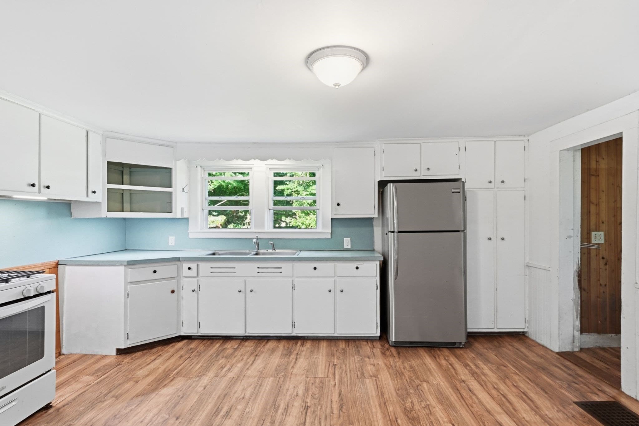Single Family Residence at 217 N Maple St, Enfield CT 06082, photo 16 of 41
