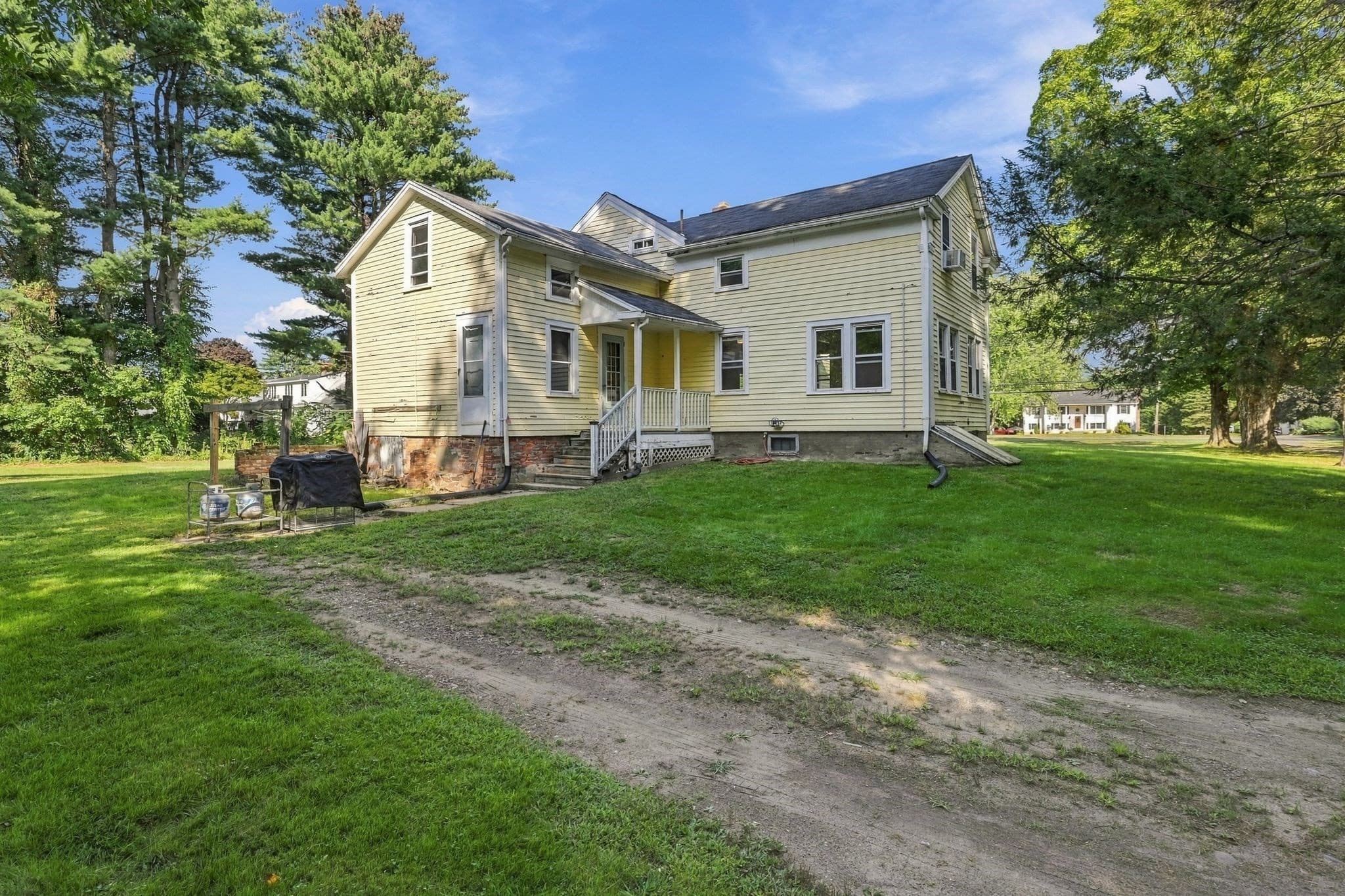 Single Family Residence at 217 N Maple St, Enfield CT 06082, photo 38 of 41