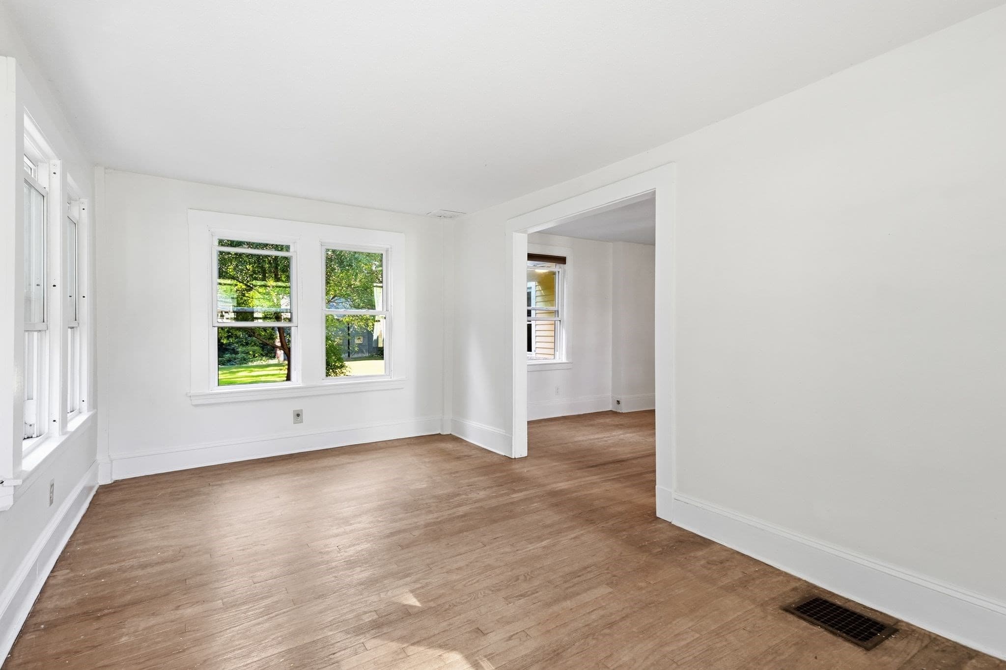 Single Family Residence at 217 N Maple St, Enfield CT 06082, photo 10 of 41
