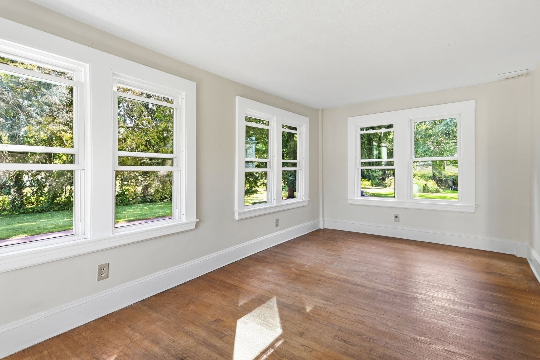 Single Family Residence at 217 N Maple St, Enfield CT 06082, photo 11 of 41