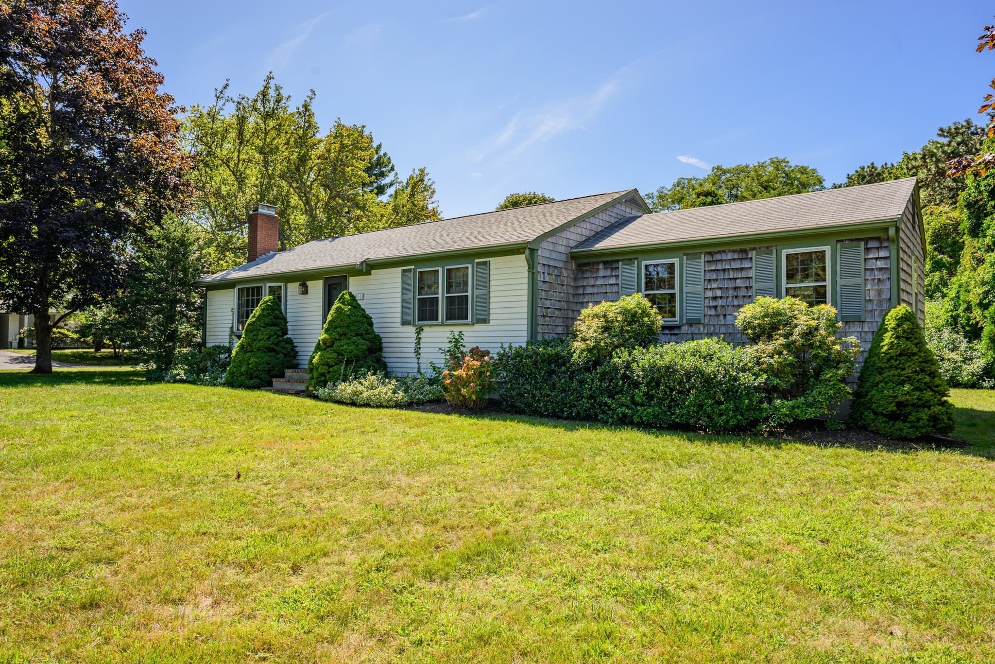 Single Family Residence at 61 Laurel Rd, Barnstable MA 02632, Barnstable, photo 2 of 38