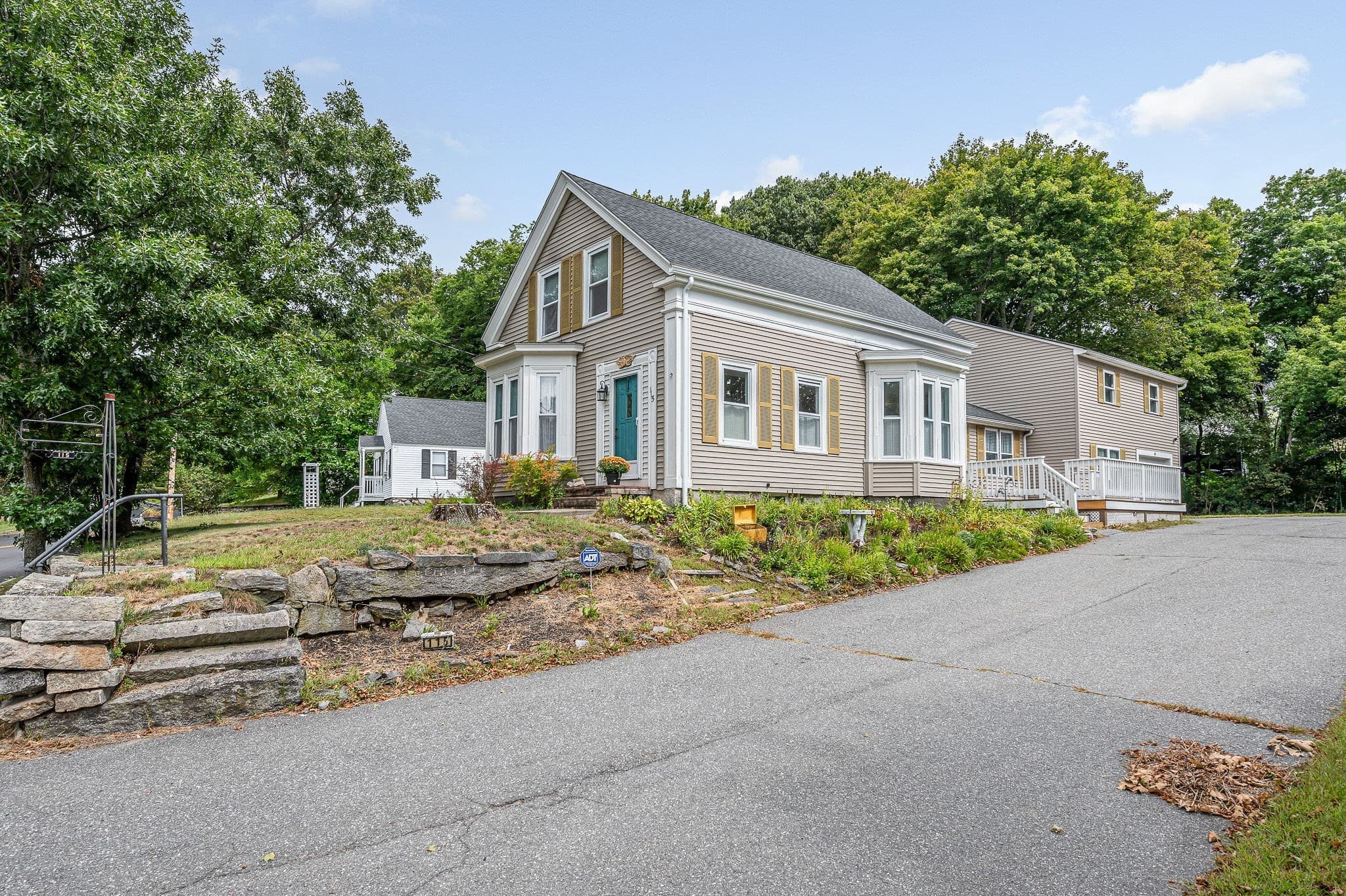 115 Sladen St, Dracut MA 01826