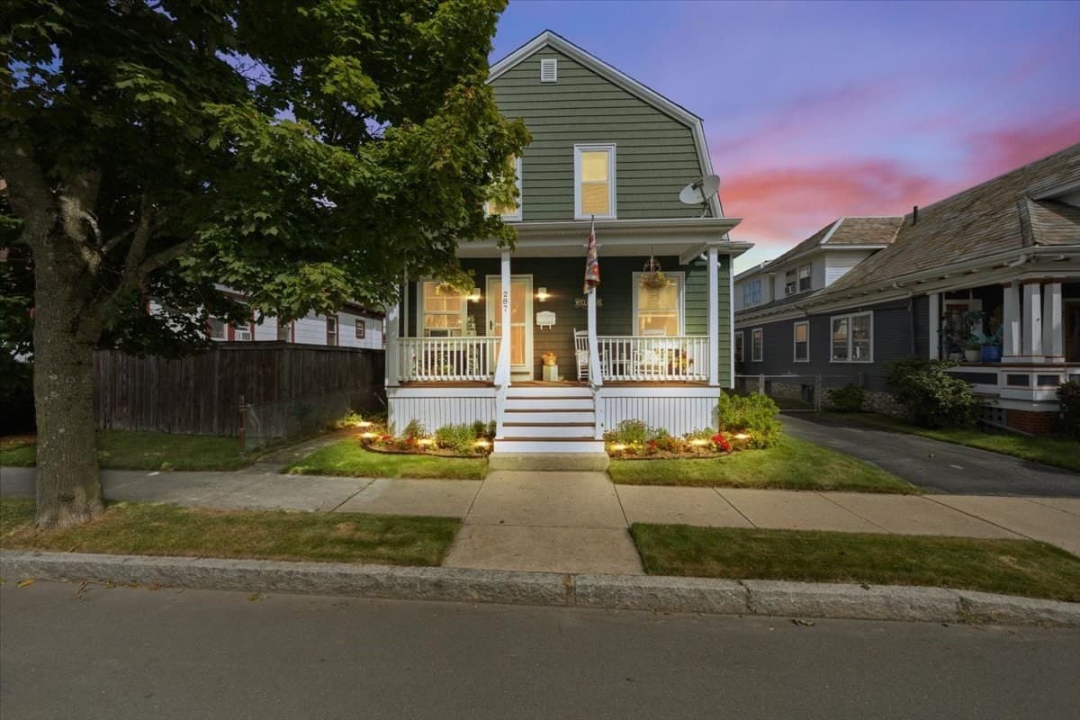 Single Family Residence at 287 Wood St, New Bedford MA 02745, New Bedford, photo 2 of 38