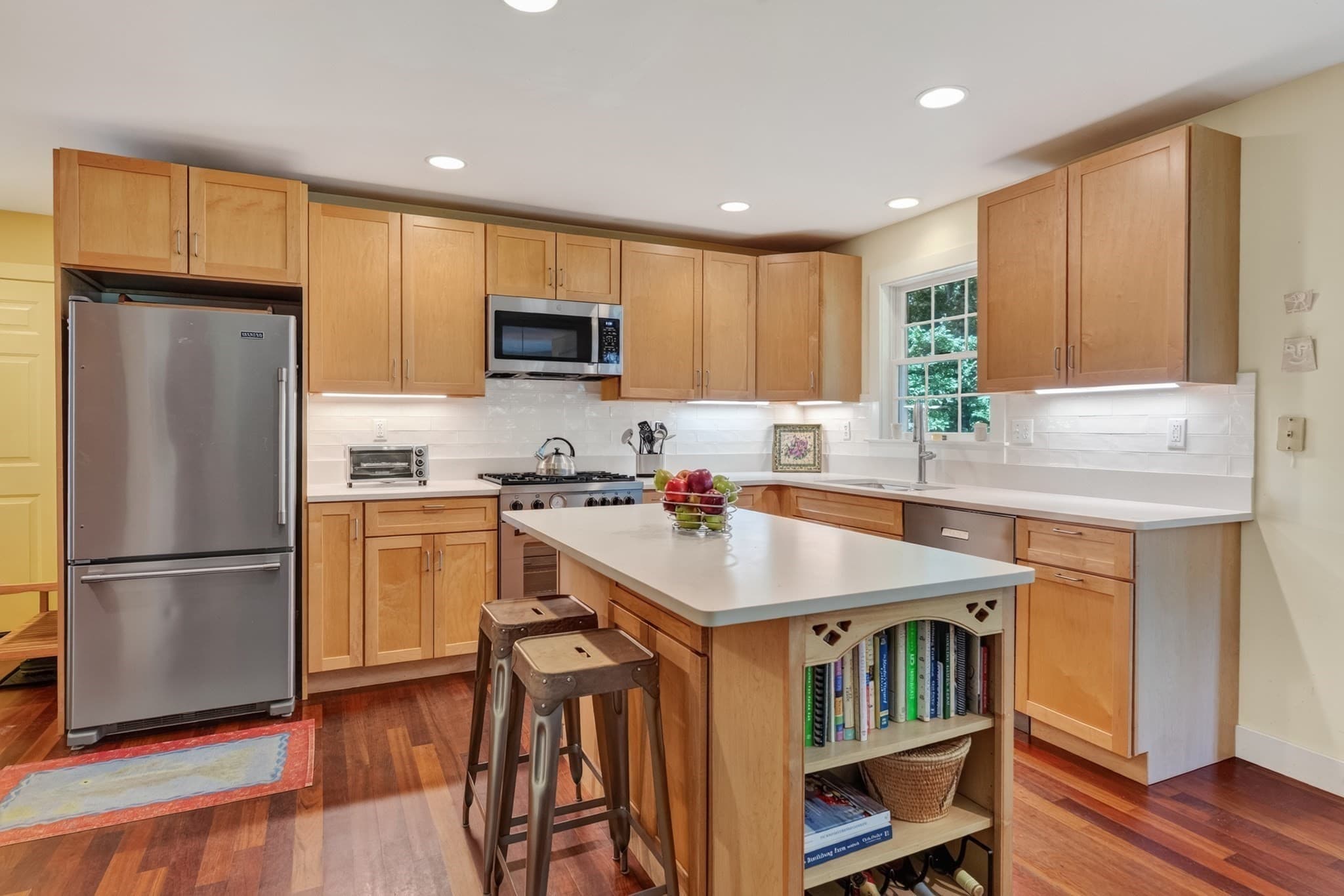 Single Family Residence at 61 Canonicus Ave, Oak Bluffs MA 02557, photo 9 of 41