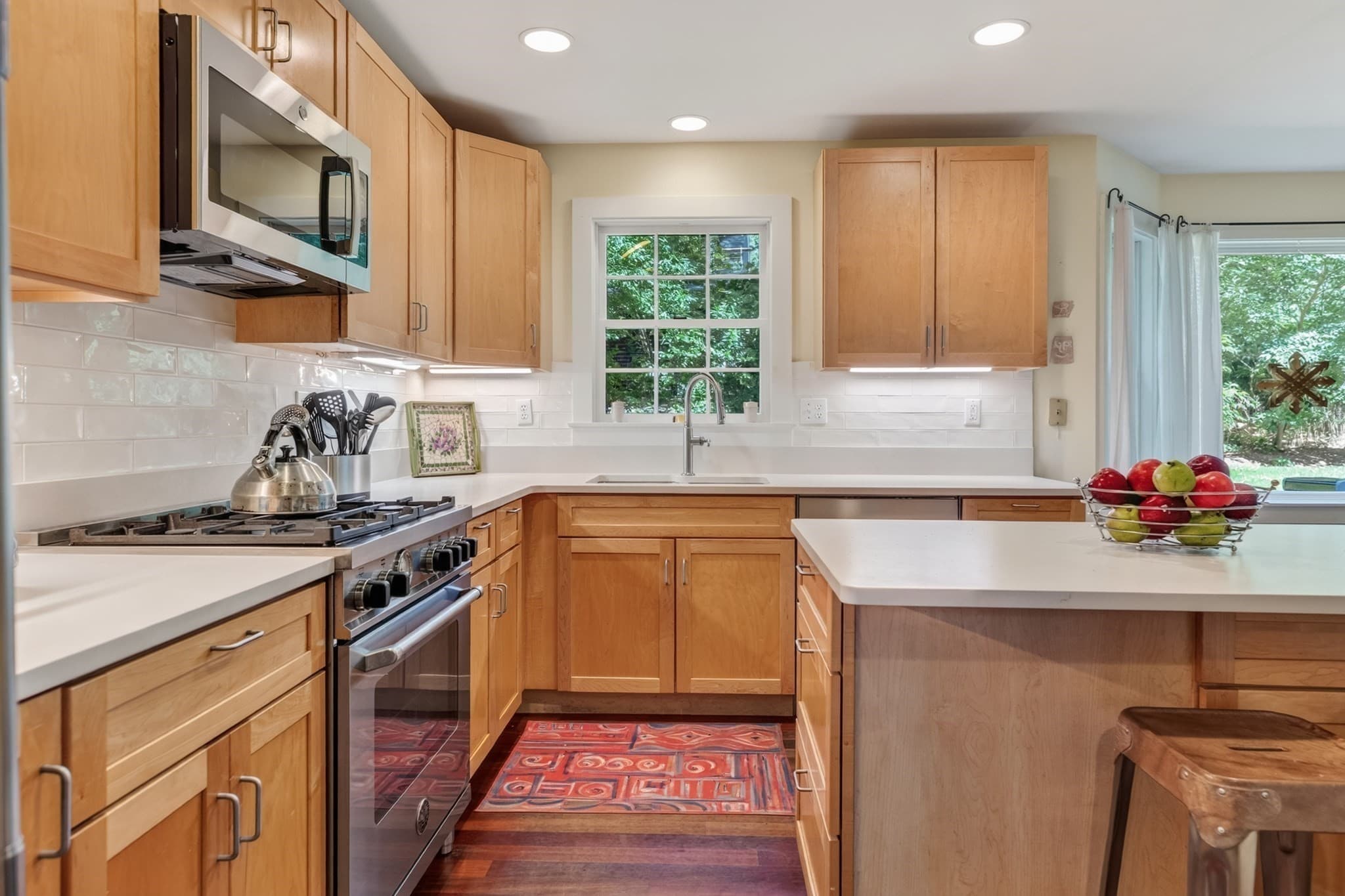 Single Family Residence at 61 Canonicus Ave, Oak Bluffs MA 02557, photo 10 of 41