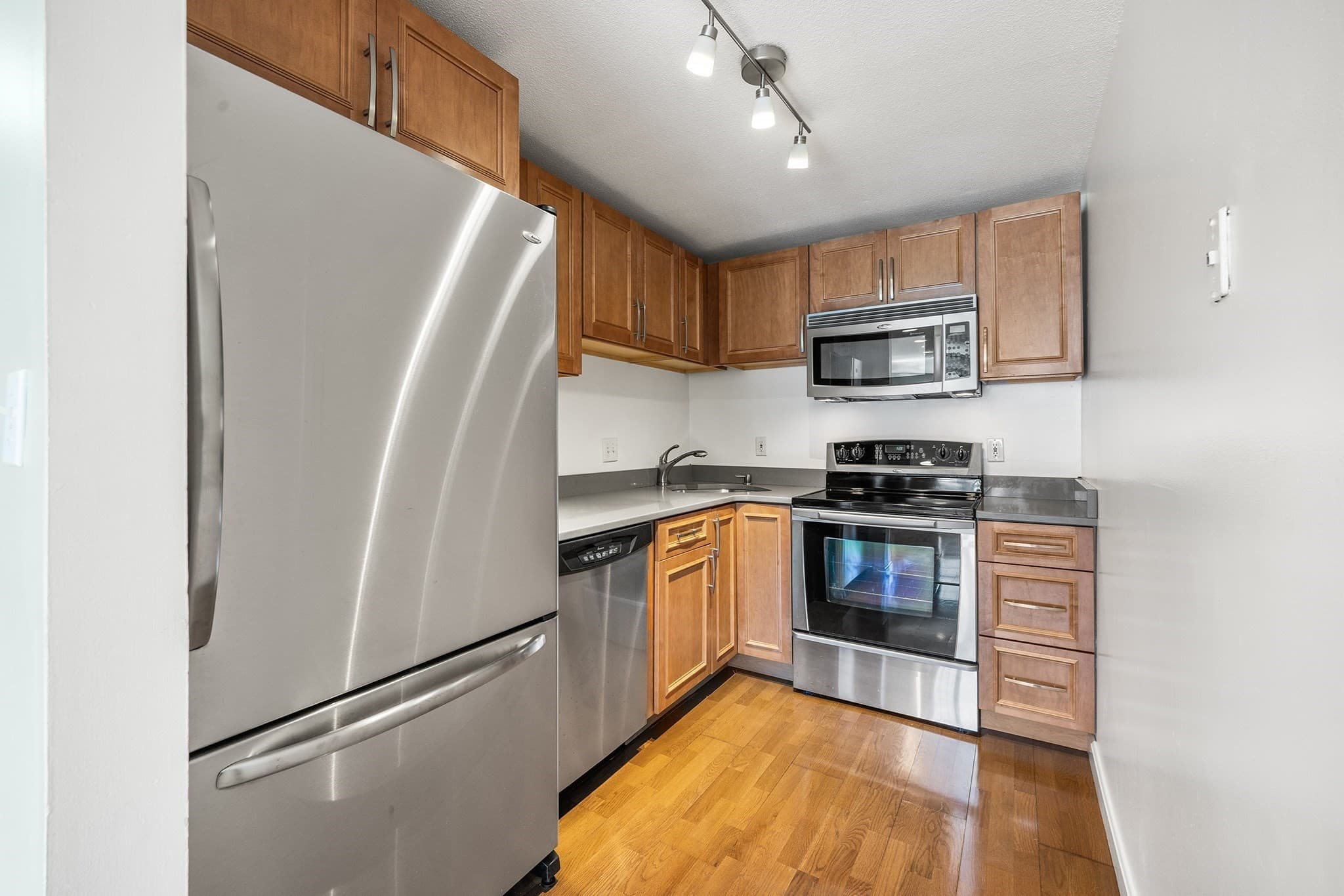 Condominium at 16-C Mayberry Dr # 3, Westborough MA 01581, photo 8 of 28