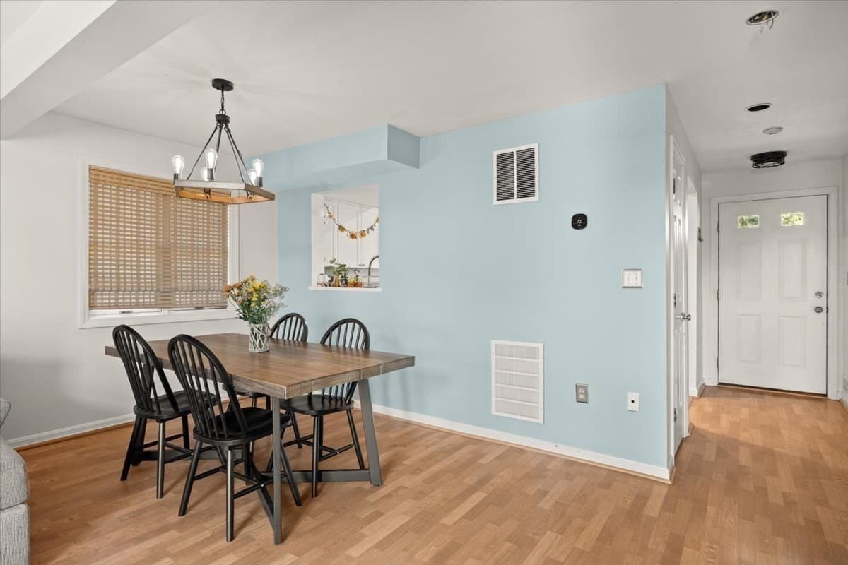 Condominium at 216 Carriage Lane # 216, Taunton MA 02780, Taunton, photo 17 of 35