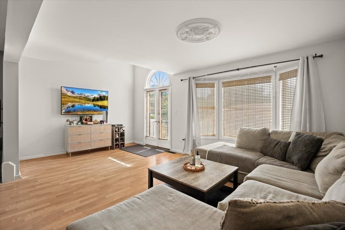 Condominium at 216 Carriage Lane # 216, Taunton MA 02780, Taunton, photo 12 of 35
