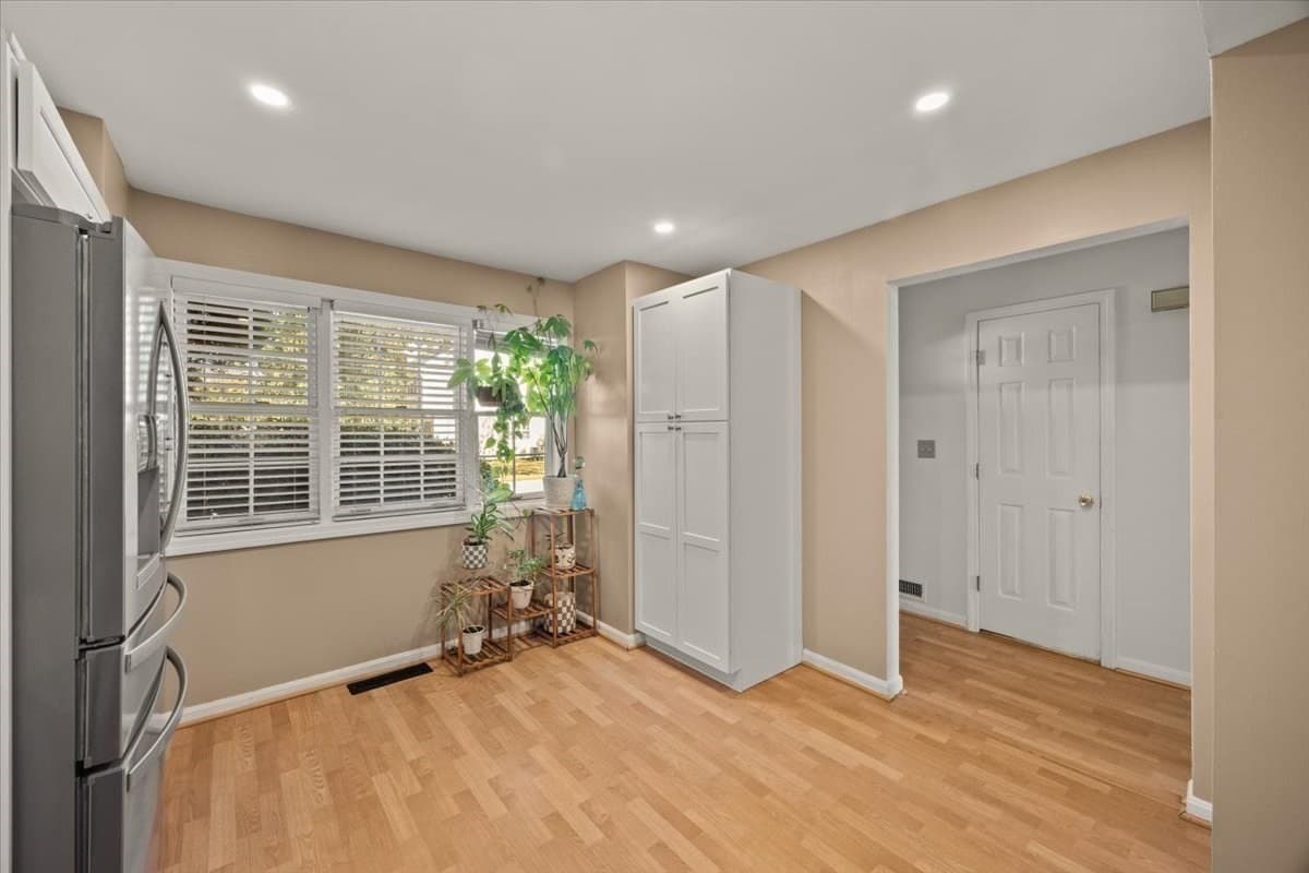 Condominium at 216 Carriage Lane # 216, Taunton MA 02780, Taunton, photo 22 of 35
