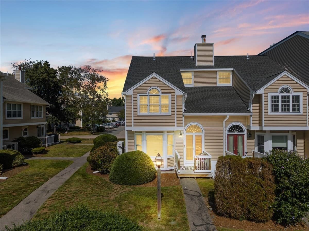 216 Carriage Lane # 216, Taunton MA 02780