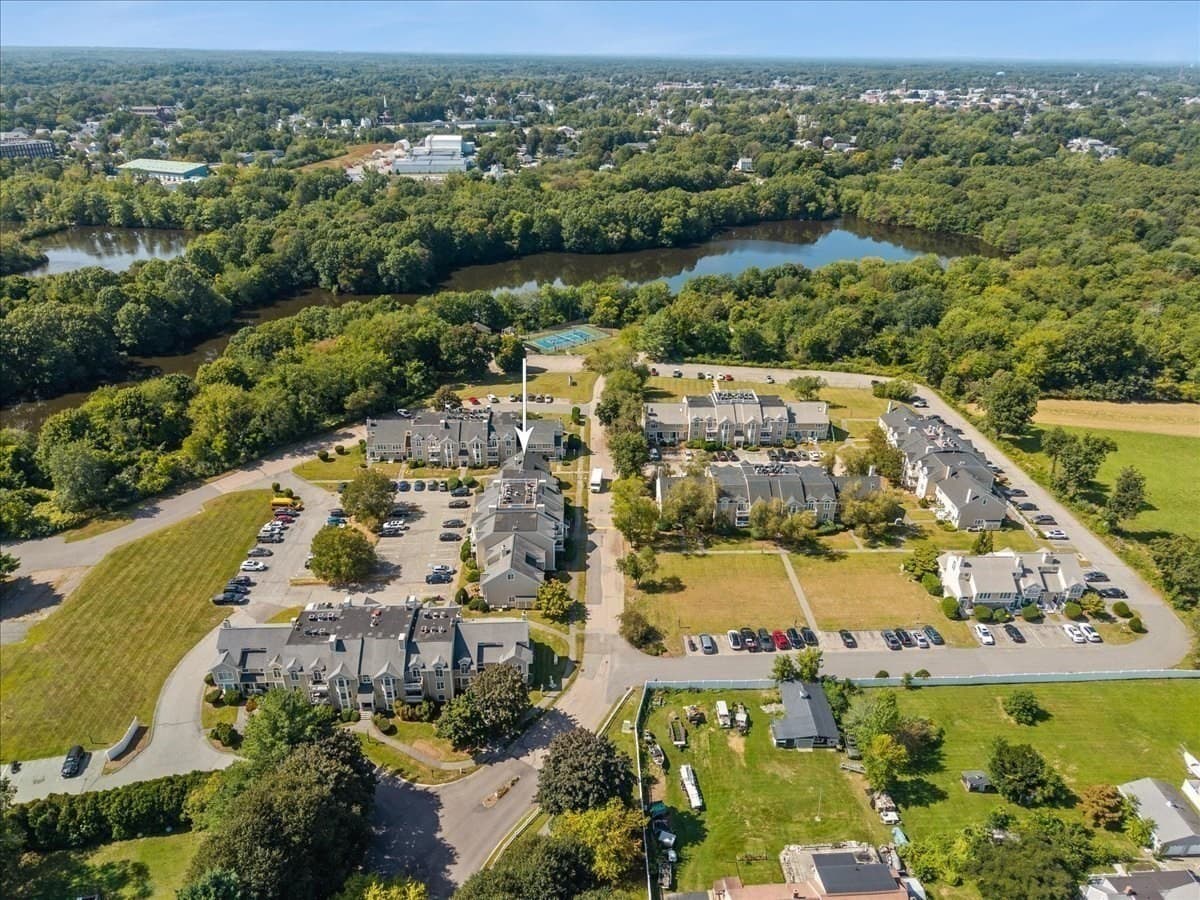 Condominium at 216 Carriage Lane # 216, Taunton MA 02780, Taunton, photo 5 of 35