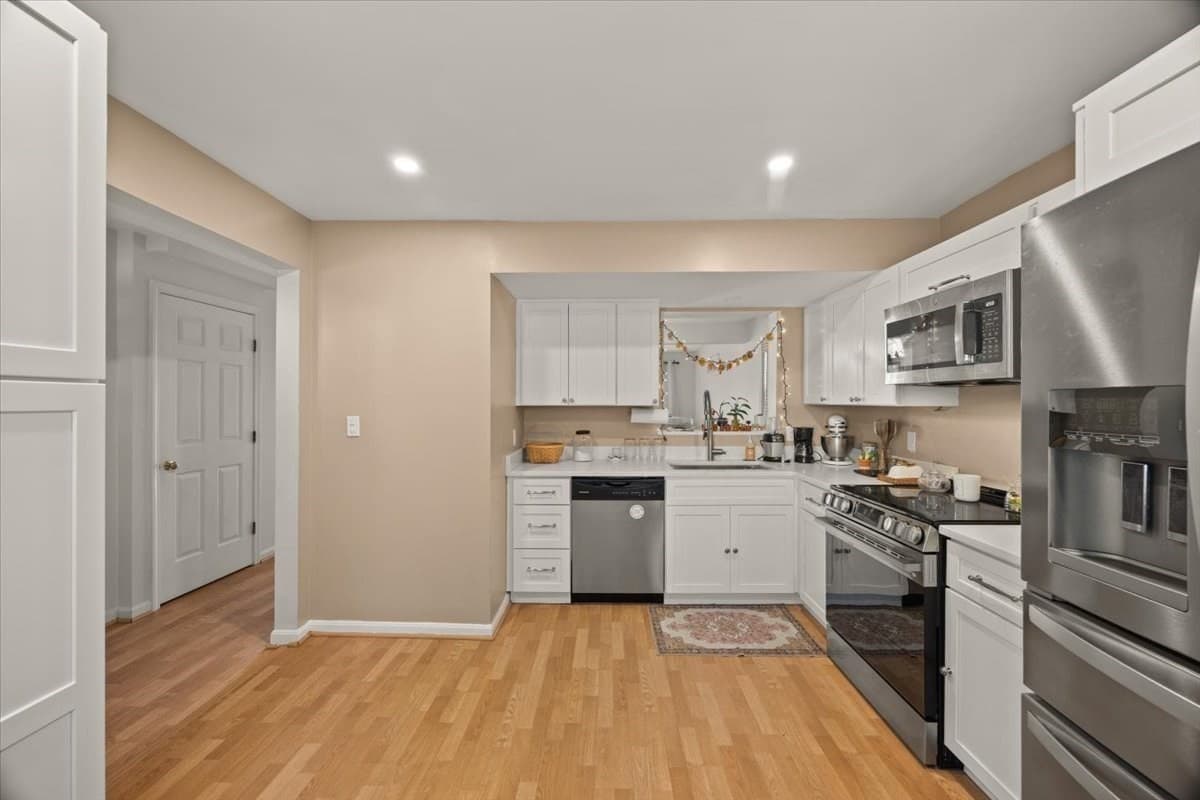 Condominium at 216 Carriage Lane # 216, Taunton MA 02780, Taunton, photo 20 of 35