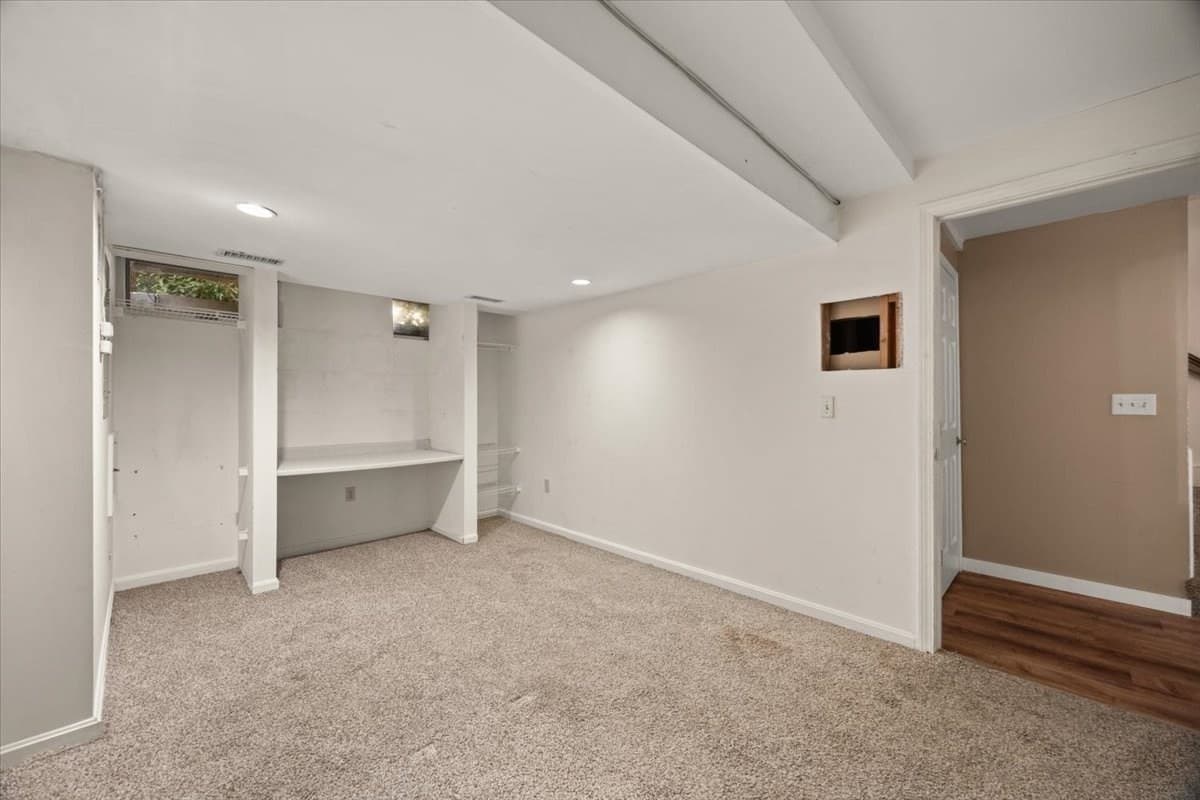 Condominium at 216 Carriage Lane # 216, Taunton MA 02780, Taunton, photo 34 of 35