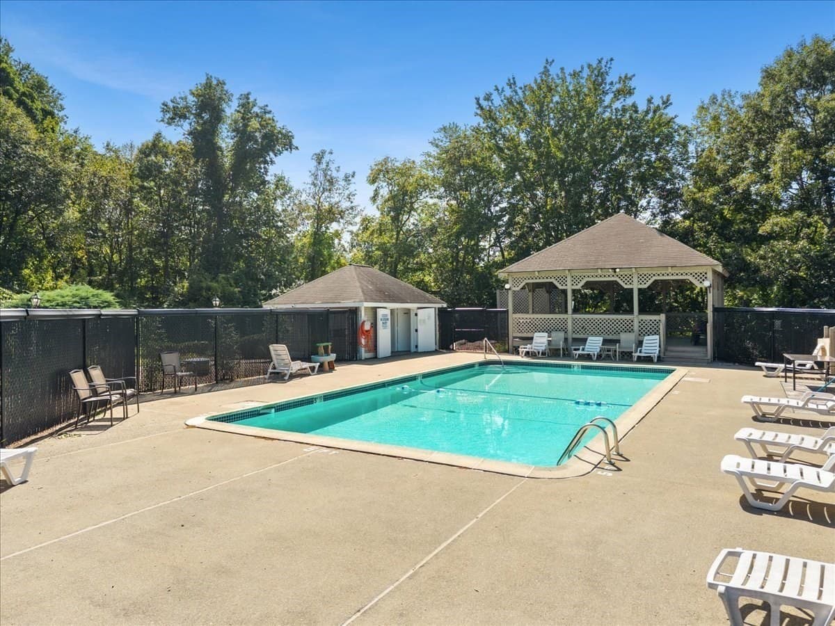 Condominium at 216 Carriage Lane # 216, Taunton MA 02780, Taunton, photo 10 of 35