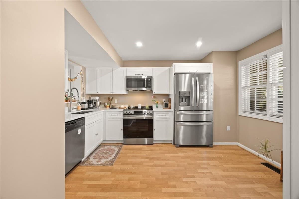 Condominium at 216 Carriage Lane # 216, Taunton MA 02780, Taunton, photo 18 of 35