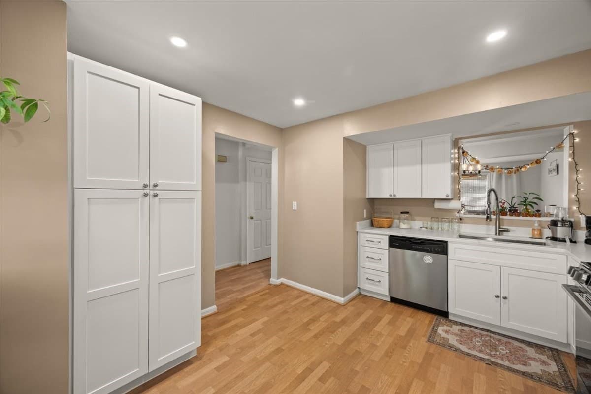 Condominium at 216 Carriage Lane # 216, Taunton MA 02780, Taunton, photo 21 of 35