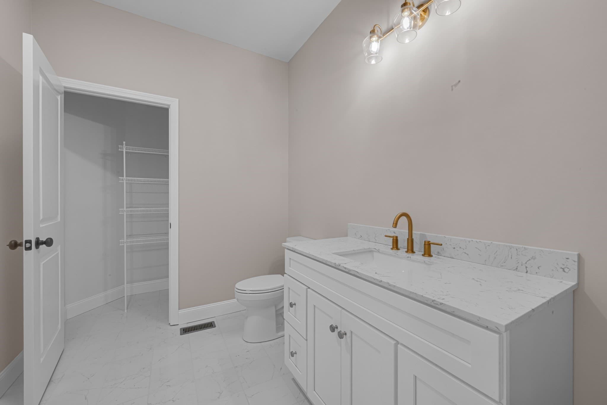 Condominium at 765 Massachusetts Avenue # B, Lunenburg MA 01462, Lunenburg, photo 14 of 42