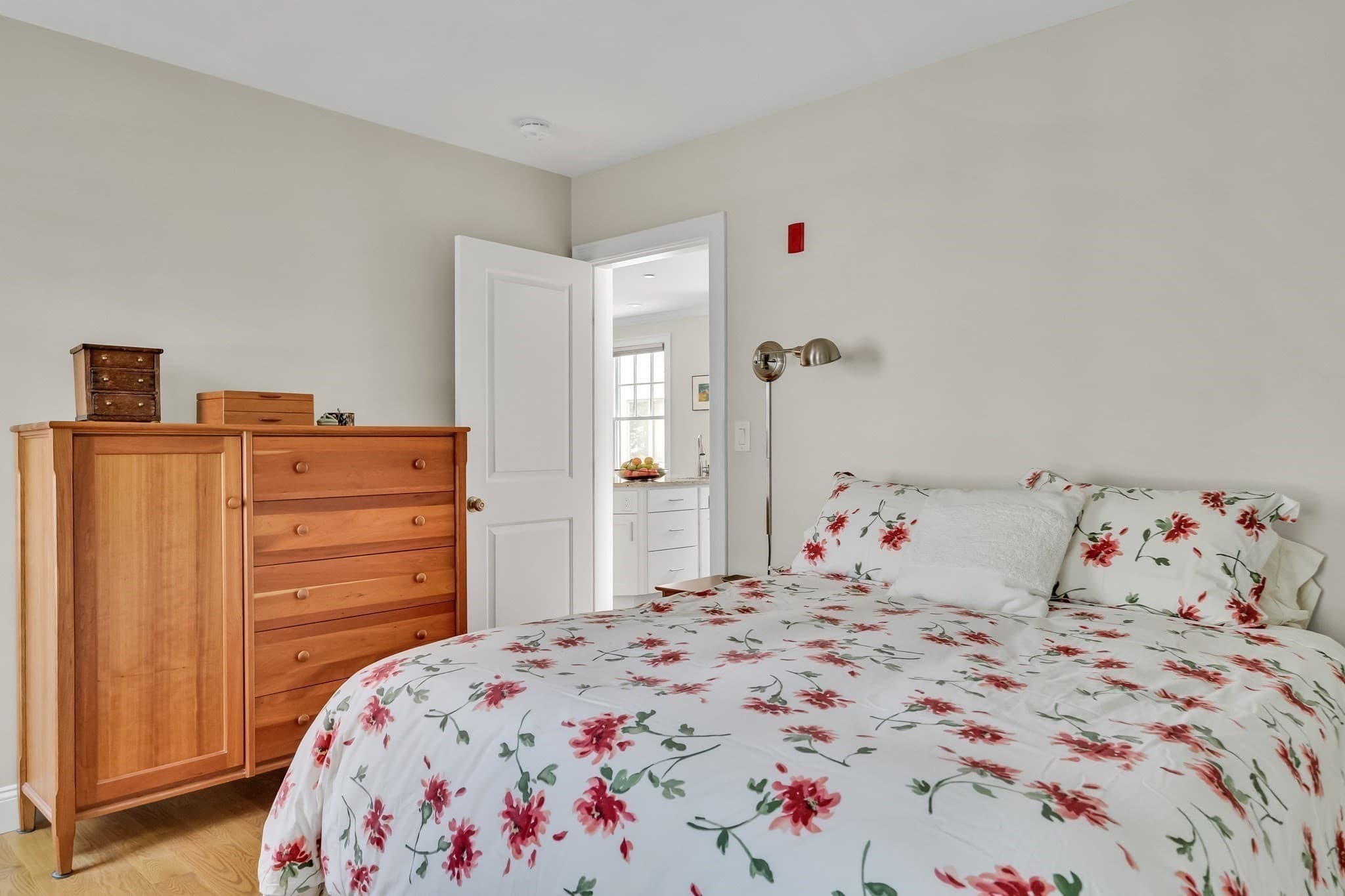 Condominium at 33 Clyde St # 1, Somerville MA 02145, Somerville, photo 12 of 29