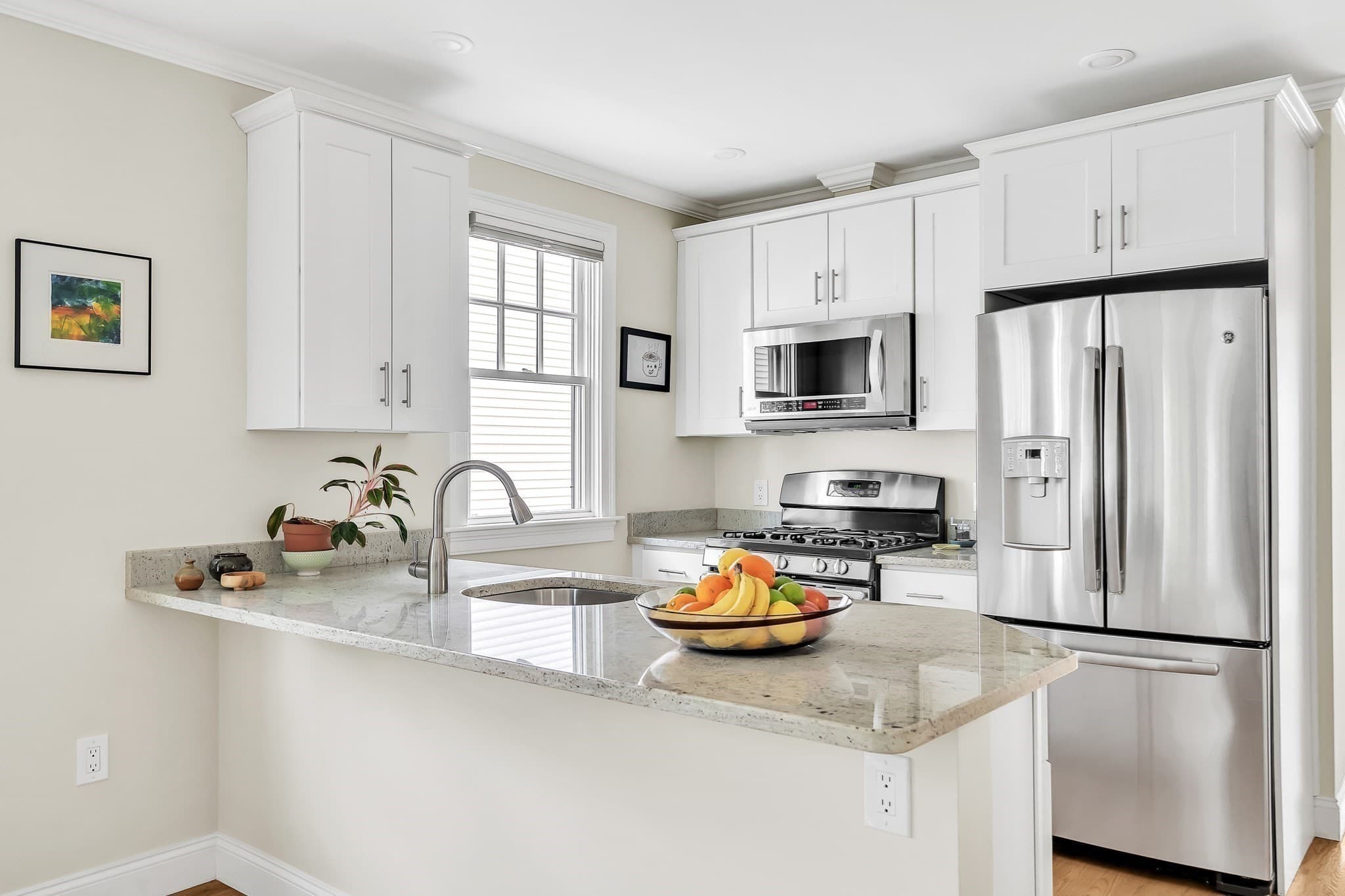 Condominium at 33 Clyde St # 1, Somerville MA 02145, Somerville, photo 7 of 29