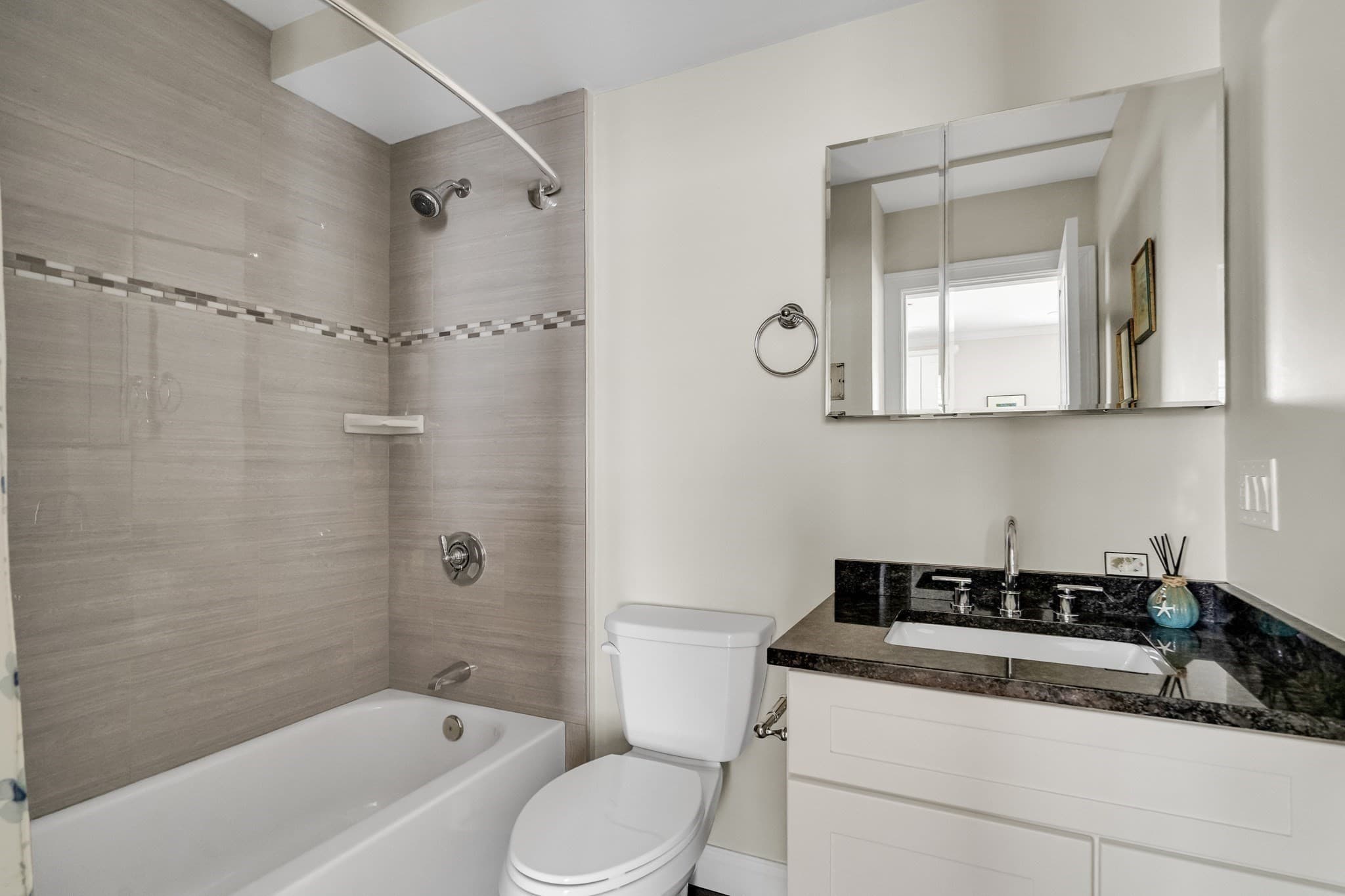 Condominium at 33 Clyde St # 1, Somerville MA 02145, Somerville, photo 18 of 29