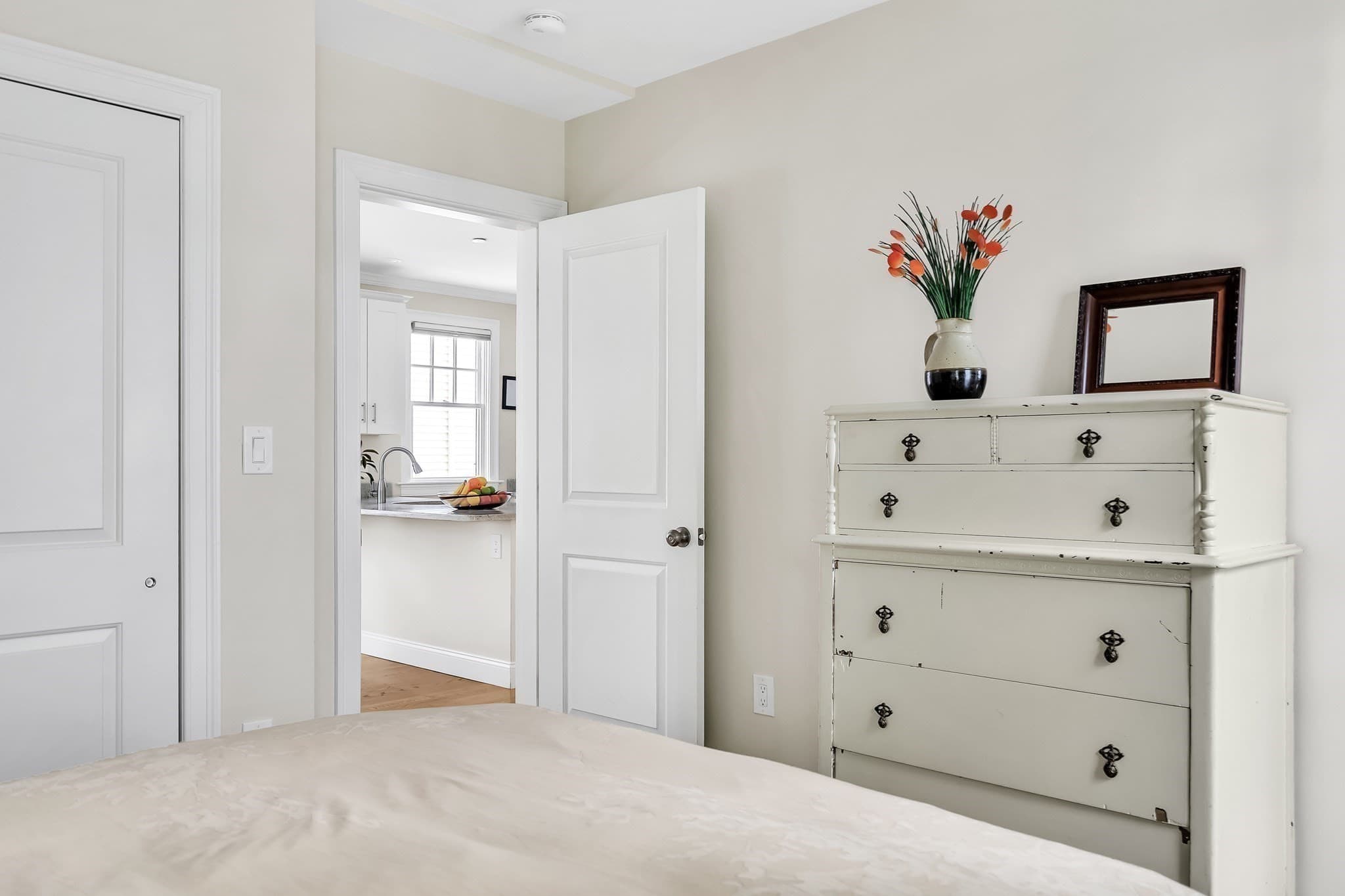 Condominium at 33 Clyde St # 1, Somerville MA 02145, Somerville, photo 11 of 29