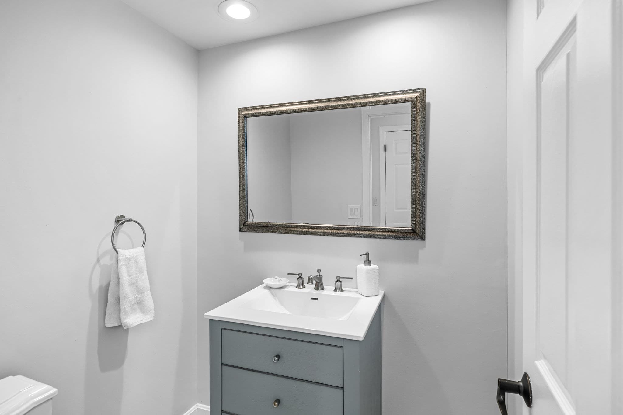 Single Family Residence at 65 Rivers Edge Rd, Falmouth MA 02536, Falmouth, photo 16 of 39