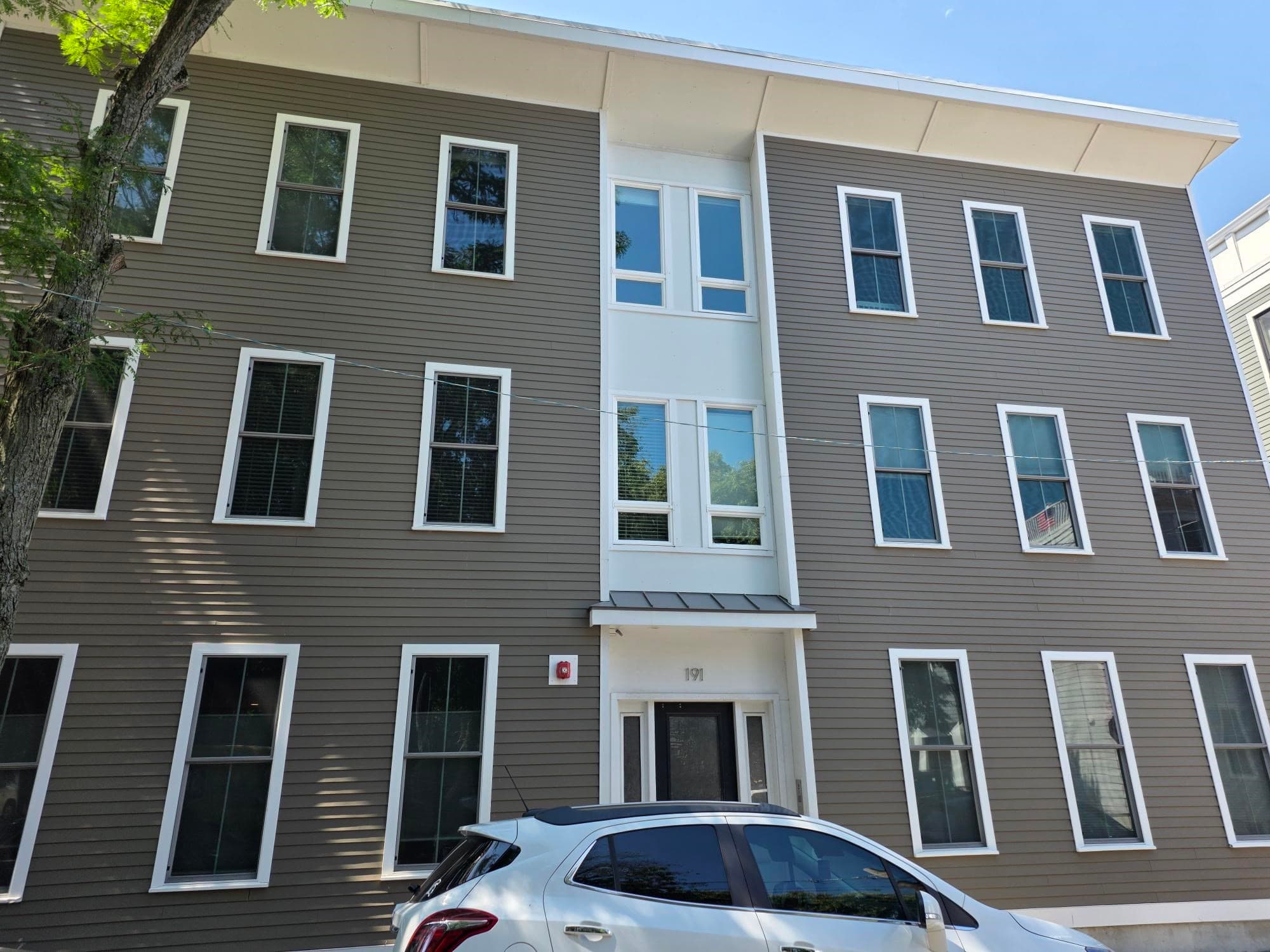 191 W 8th St # 1, Boston MA 02127