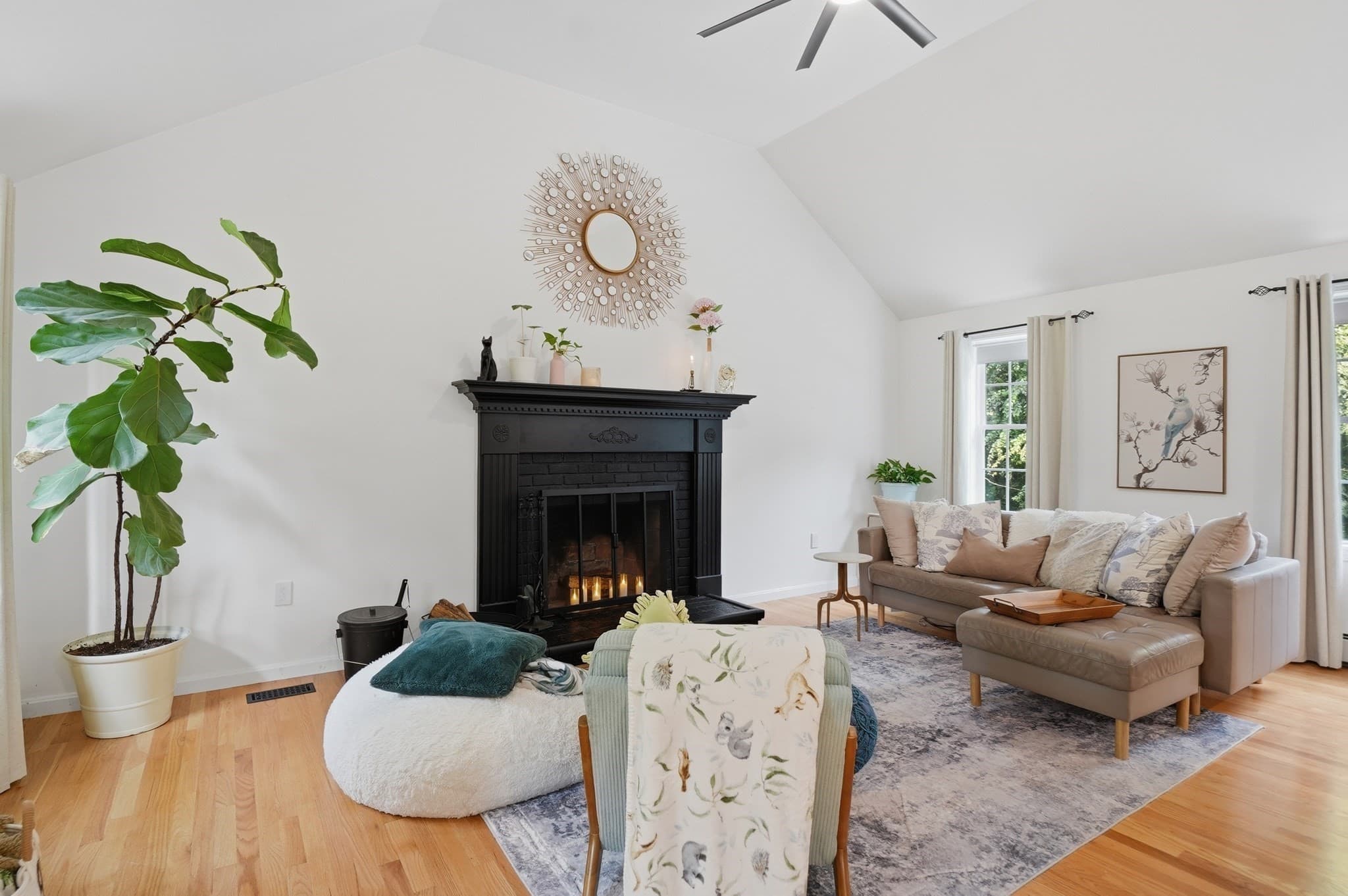 Single Family Residence at 5 Dunny Cove Road, Uxbridge MA 01569, Uxbridge, photo 5 of 42