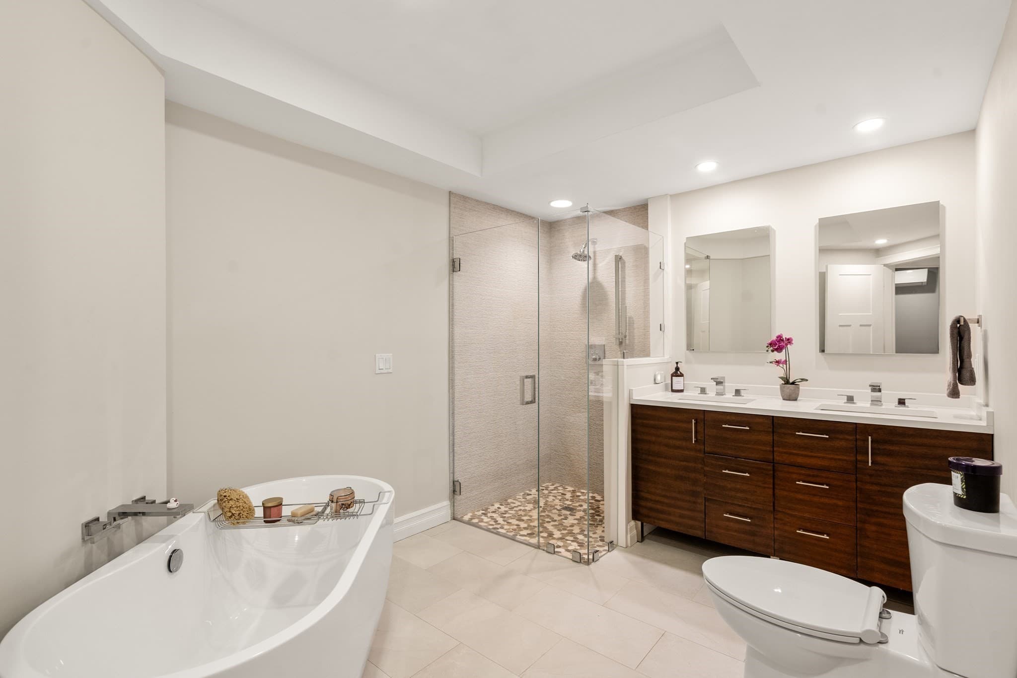 Condominium at 80 Commercial St # 2, Boston MA 02109, Boston, photo 9 of 21