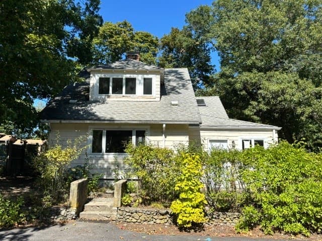 126 Lakehurst Ave, Weymouth MA 02189