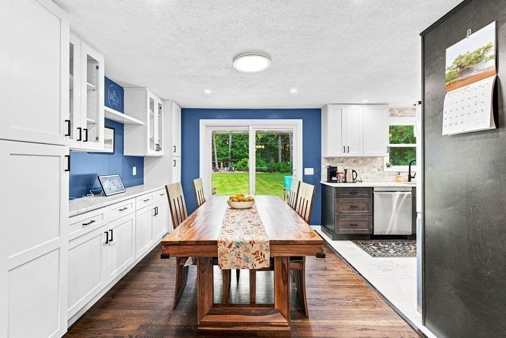 Single Family Residence at 21 Great Meadow Dr, Carver MA 02330, Carver, photo 6 of 28