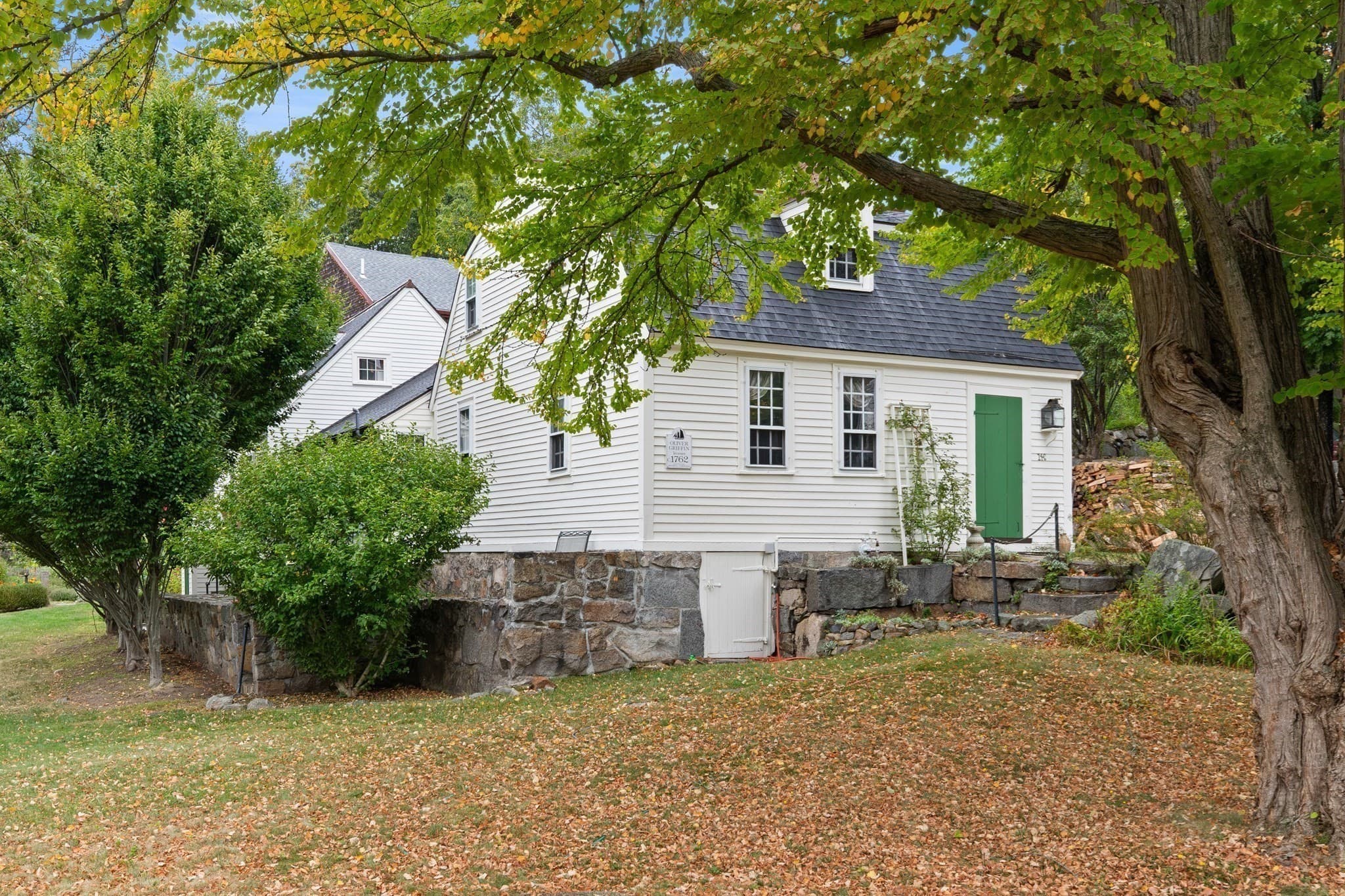 Single Family Residence at 146 Leonard St, Gloucester MA 01930, Gloucester, photo 2 of 40
