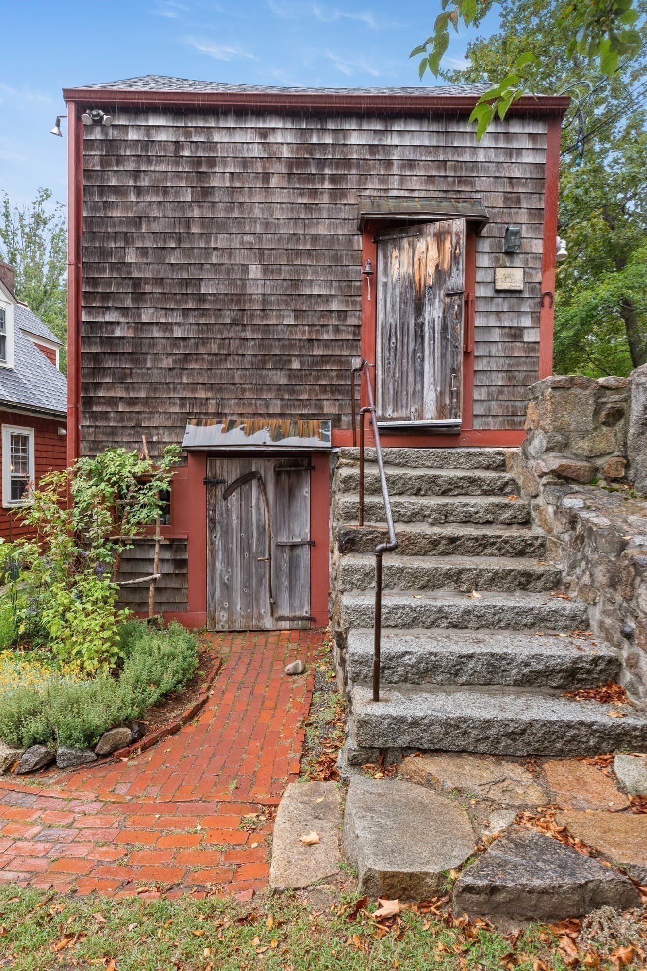 Single Family Residence at 146 Leonard St, Gloucester MA 01930, Gloucester, photo 30 of 40