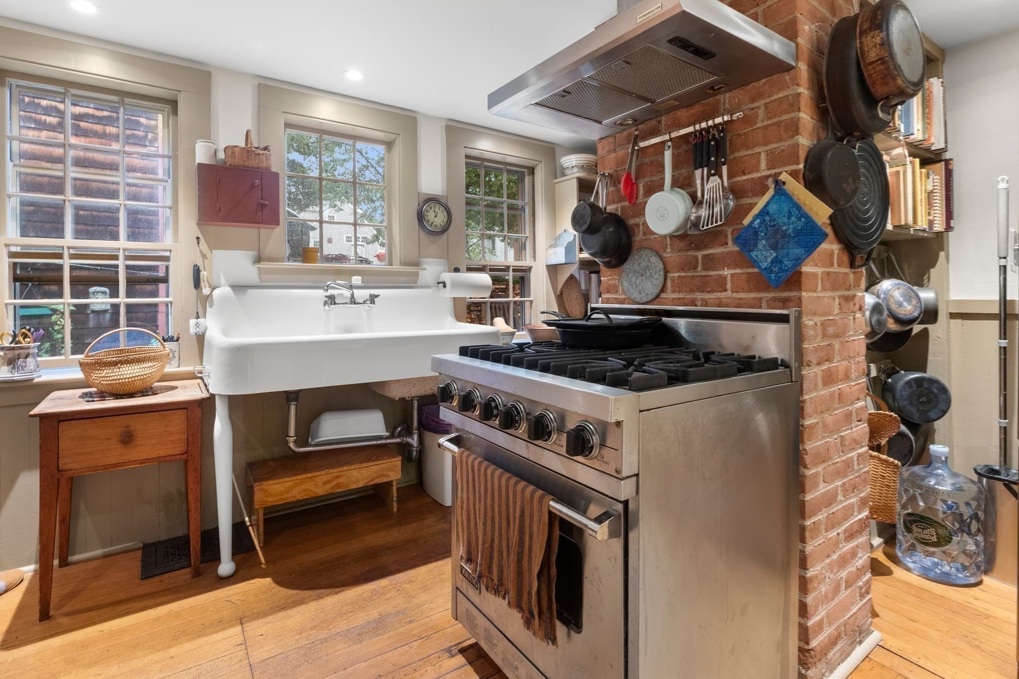 Single Family Residence at 146 Leonard St, Gloucester MA 01930, Gloucester, photo 18 of 40