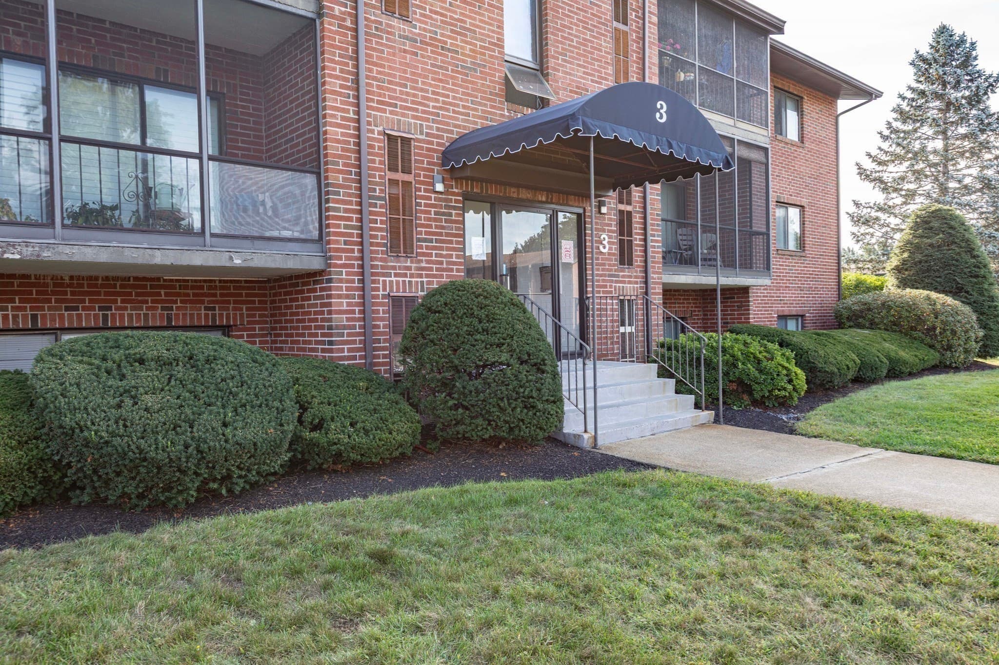 Condominium at 221 Oak Street # 24, Brockton MA 02301, Brockton, photo 6 of 33