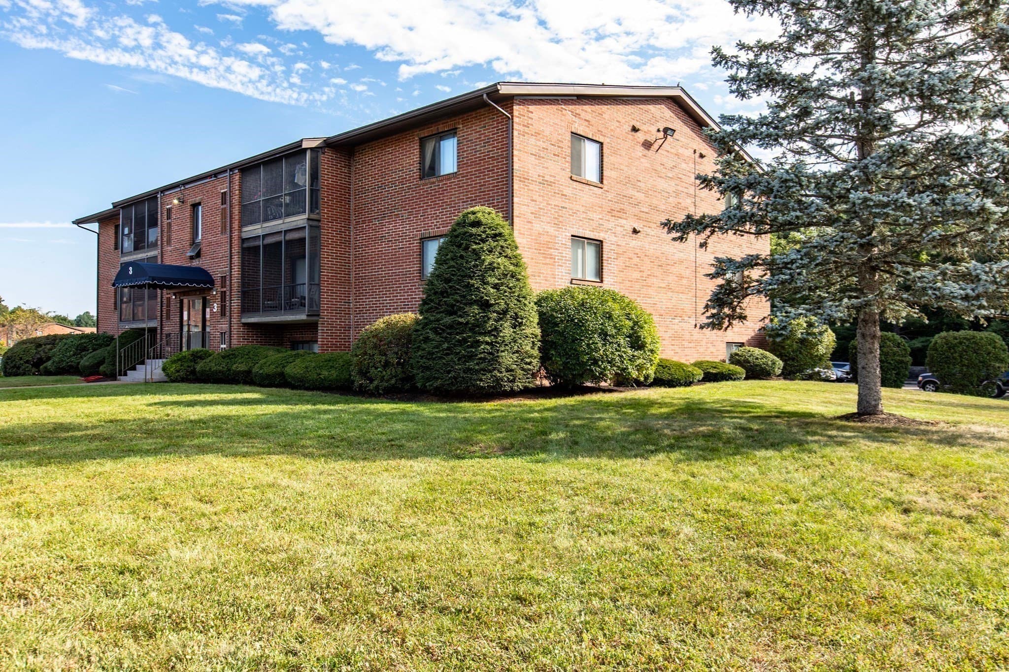 Condominium at 221 Oak Street # 24, Brockton MA 02301, Brockton, photo 7 of 33