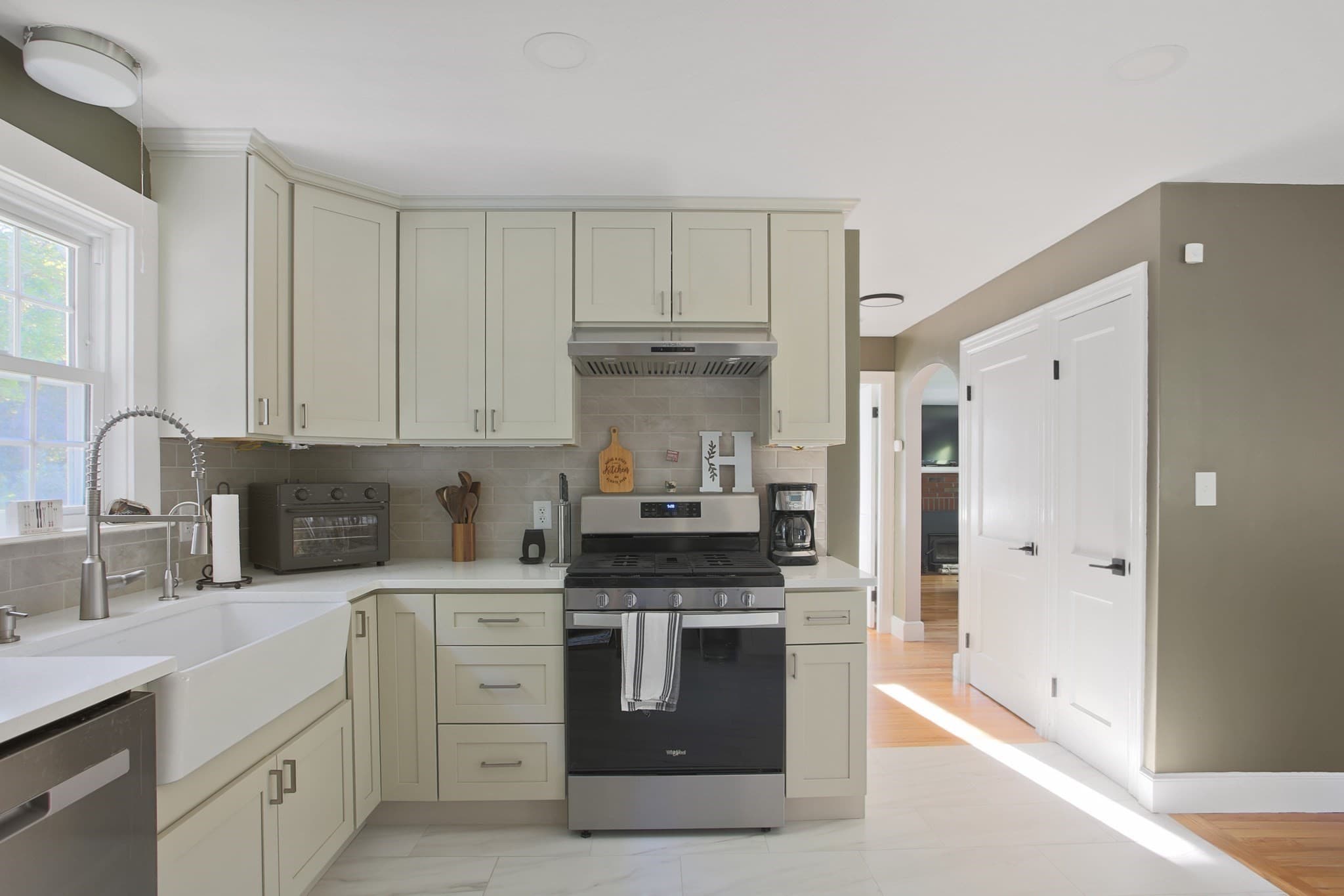 Single Family Residence at 9 Judith Rd, Weymouth MA 02191, Weymouth, photo 10 of 22
