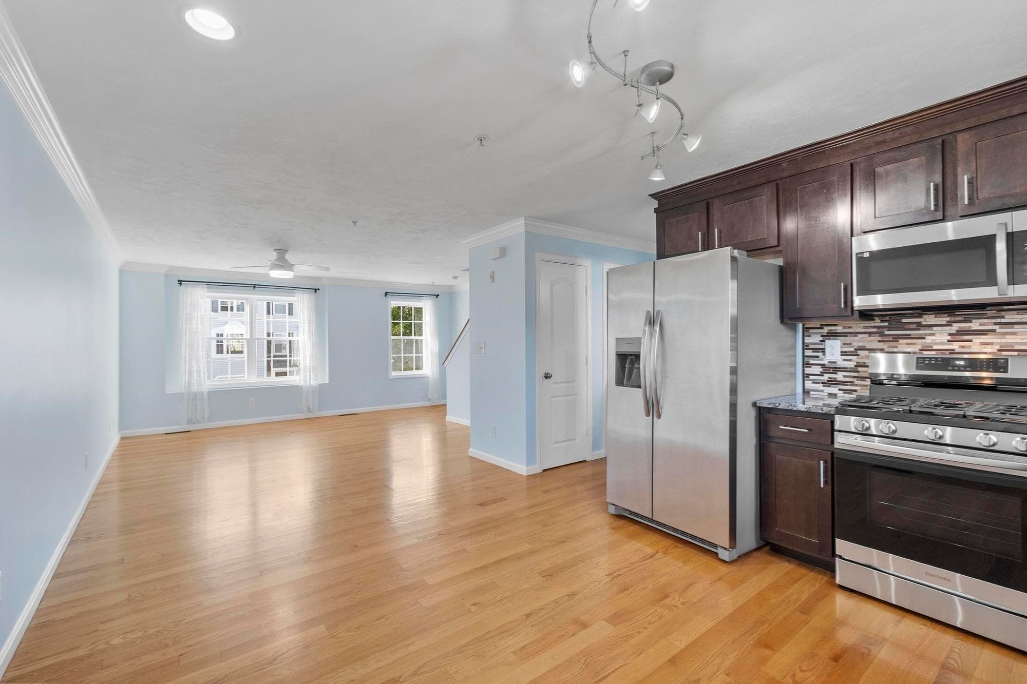 Condominium at 15 Bandon Circle # 15, Westford MA 01886, Westford, photo 7 of 33